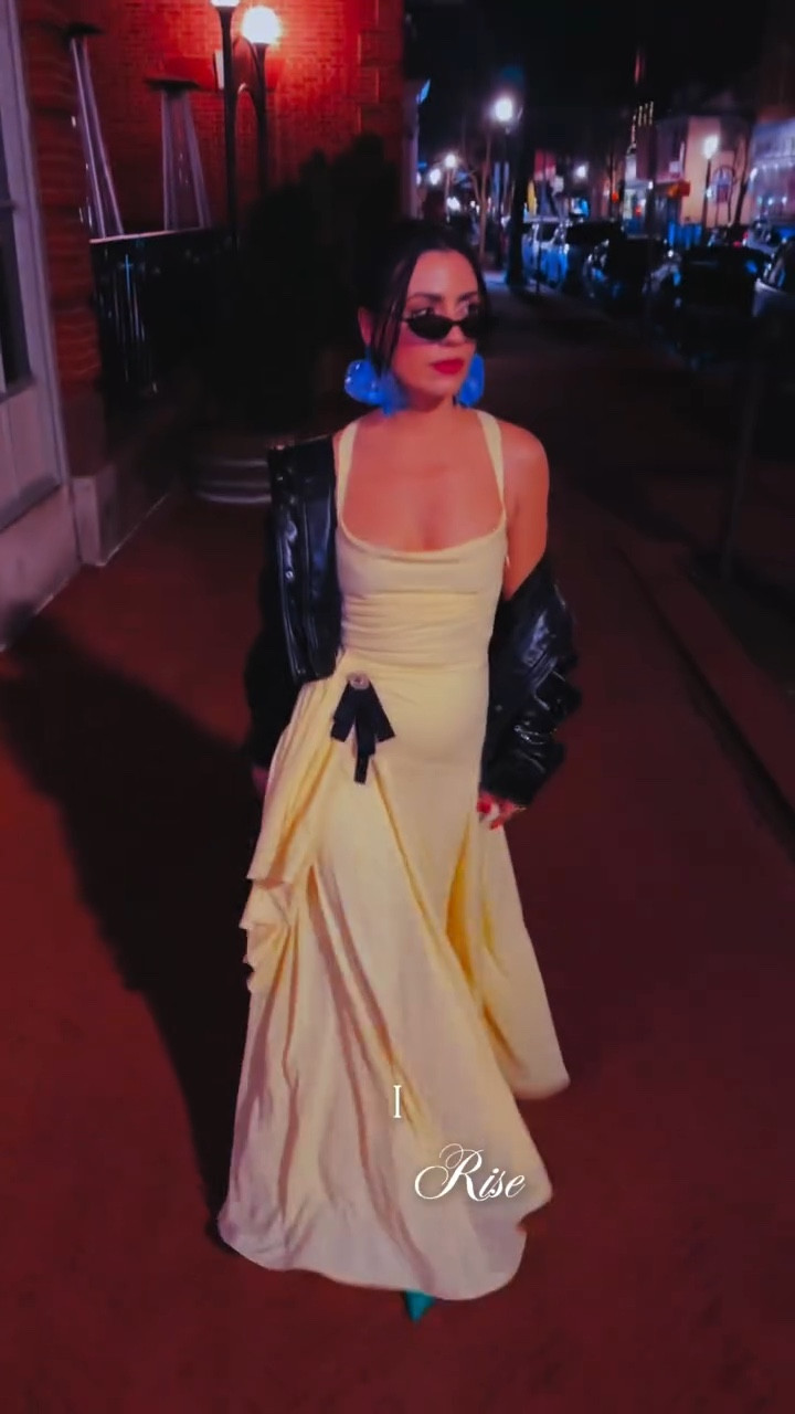 I didn’t plan the moment…
but it still found me. ✨ @shopakira @Zara 

#frederickfashionweek 
#streetstyle
#confidence #effortless 
#ariesseason 
fashionreels bossenergy selfworth thatgirlenergy styleinspo fashioninspo dailyreminder maincharacterenergy

#LTKootd #LTKFestival #LTKWedding