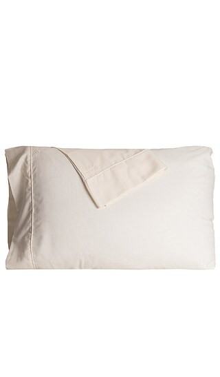 Ettitude Standard Linen+ Pillowcase Set in White. | Revolve Clothing (Global)