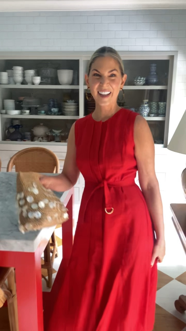 We just can’t resist a great red dress! ❤️ @jcrew #injcrew #ad