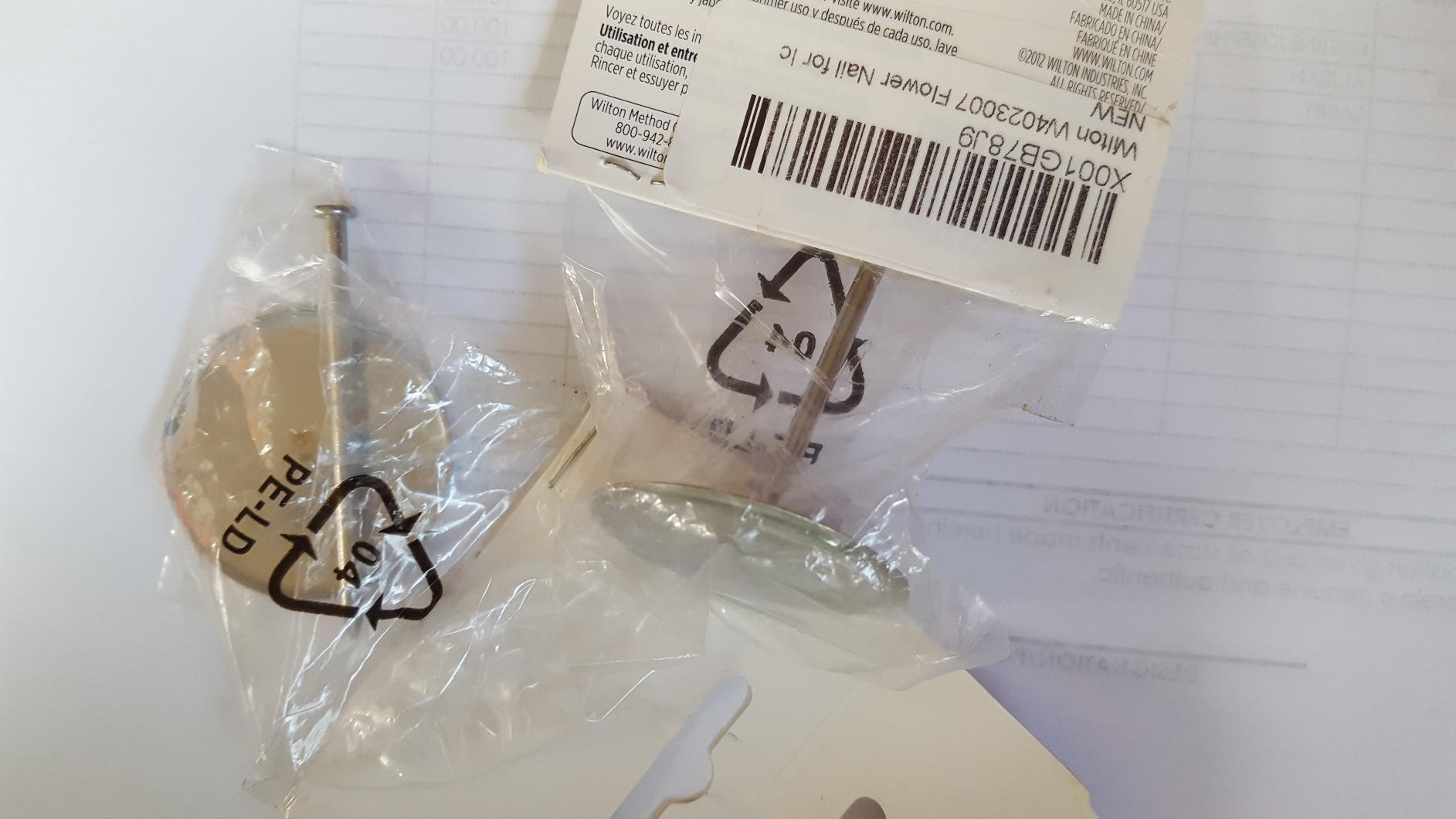 Wilton W4023007 Flower Nail for Icing, 1.5-Inch, No.7 | Amazon (US)