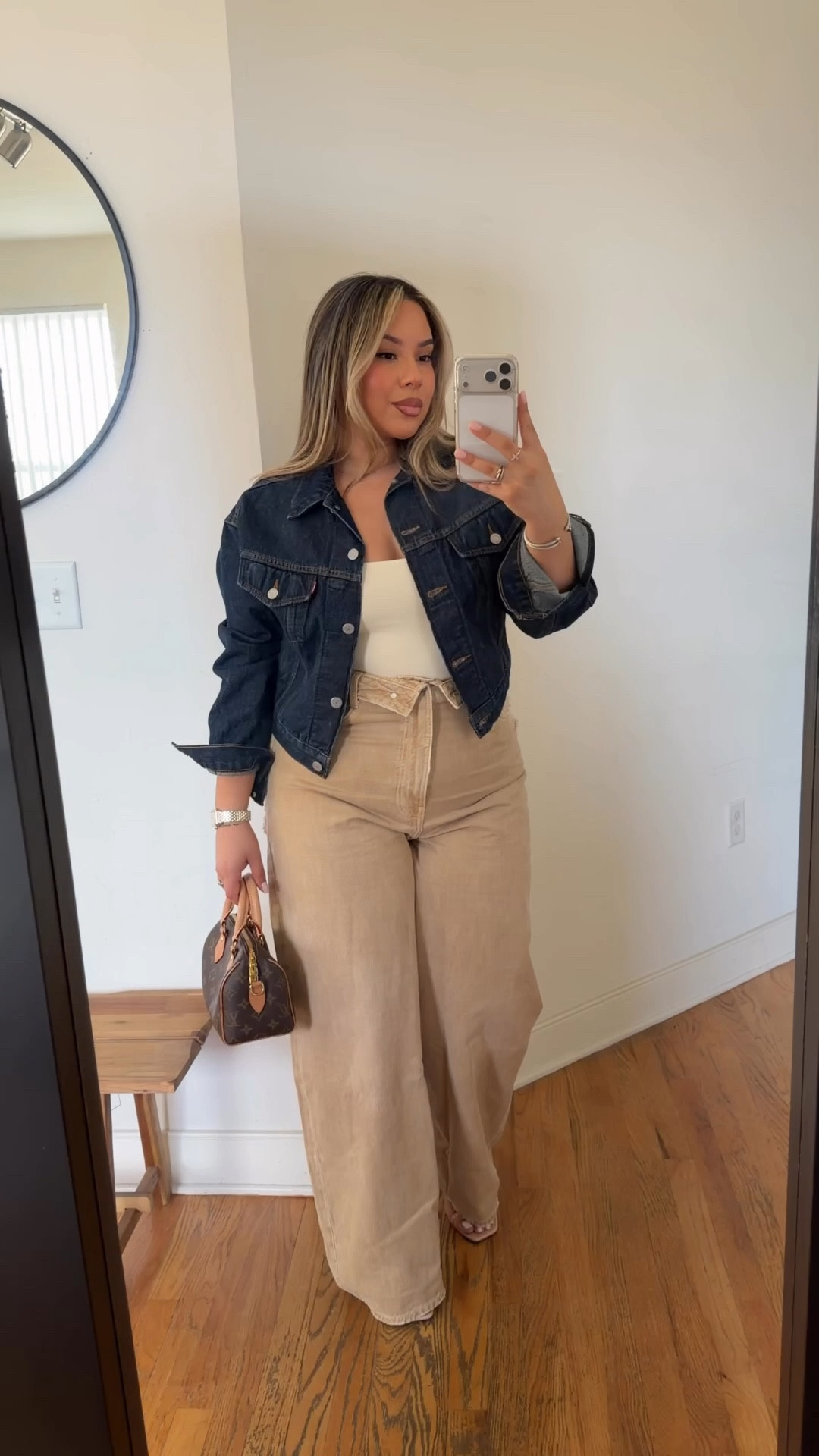 A cute brunch outfit🤎 

Bodysuit: L 
Jeans: 31 (US12)
Levi’s Jacket: L

#LTKMidsize #LTKSeasonal