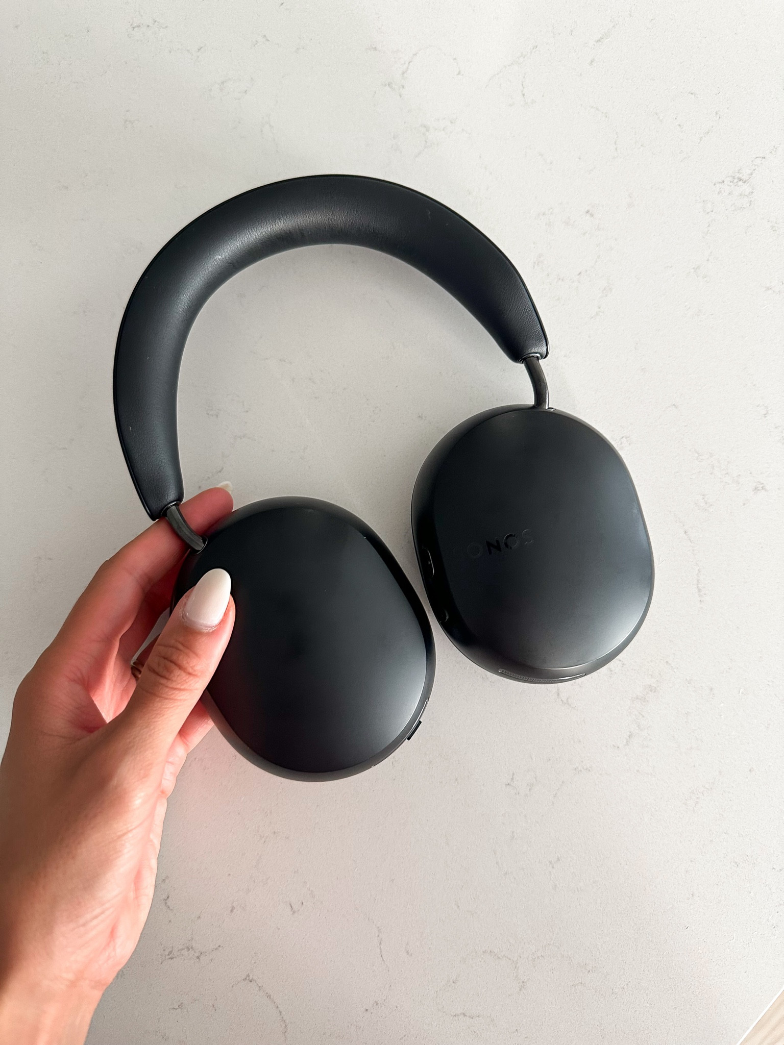 The headphones I’ve been wearing nonstop! So comfortable and the sound is amazing. Don’t give me headaches like the AirPod pros! @sonos #sonosace #sonospartner

#LTKTravel