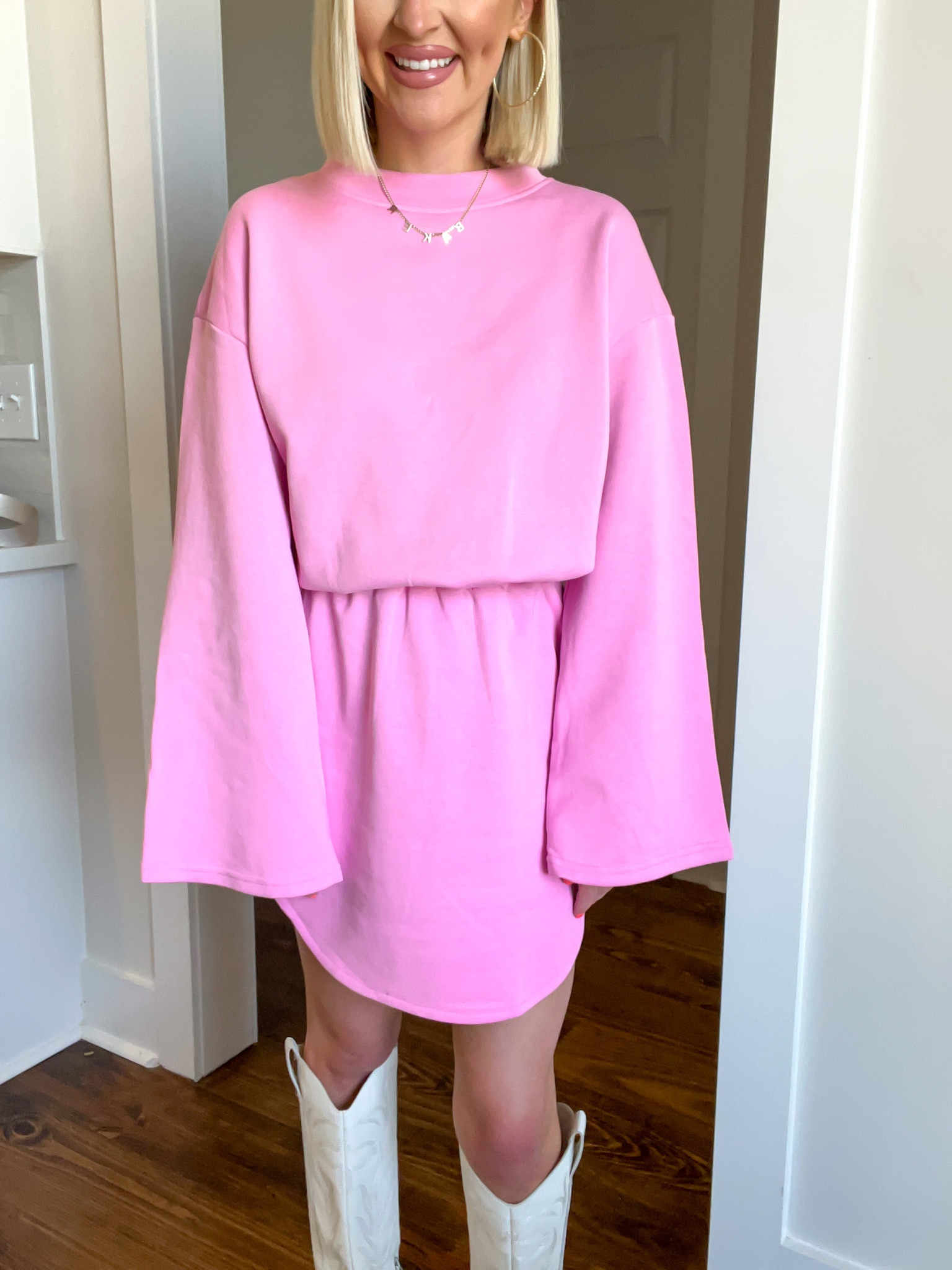 15% off with kelsiebynum 
Pink sweatshirt dress / casual dress / pink t-shirt dress
Size: XS 

#LTKSeasonal
