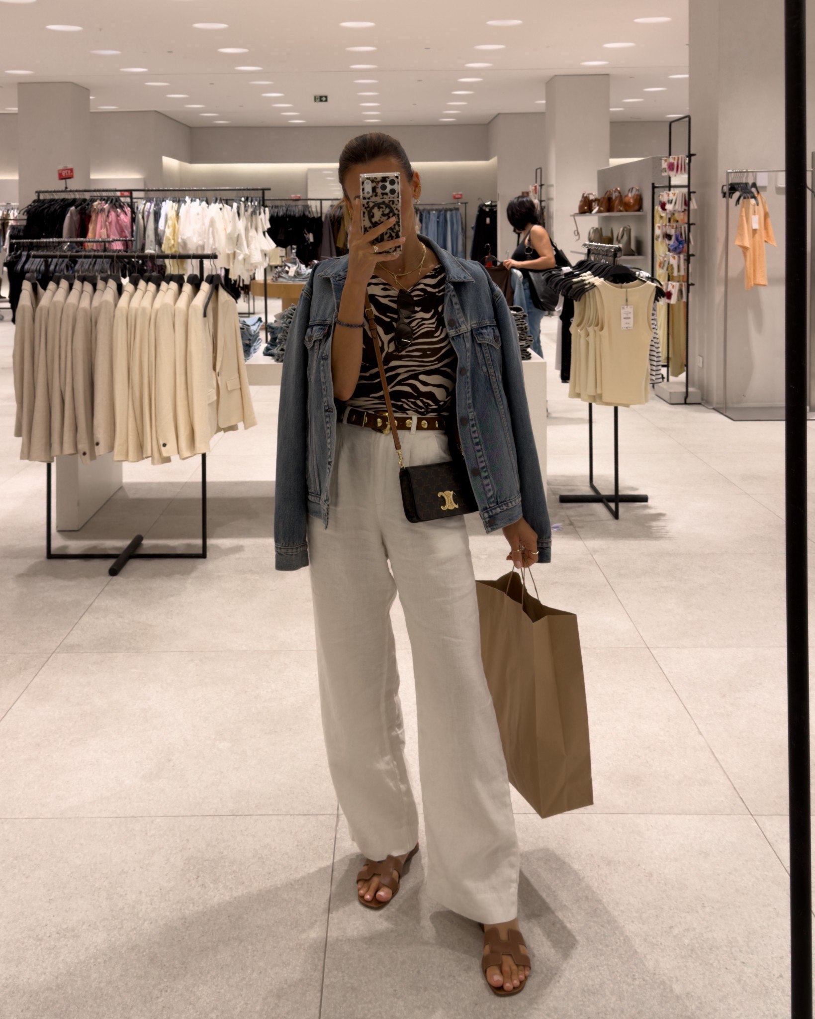 What I wore to lunch and a quick shopping trip in São Paulo - top is fully stocked in the solid colors xs 
Linen Trousers are old - linking similars 

#LTKFindsUnder100 #LTKootd #LTKOver40