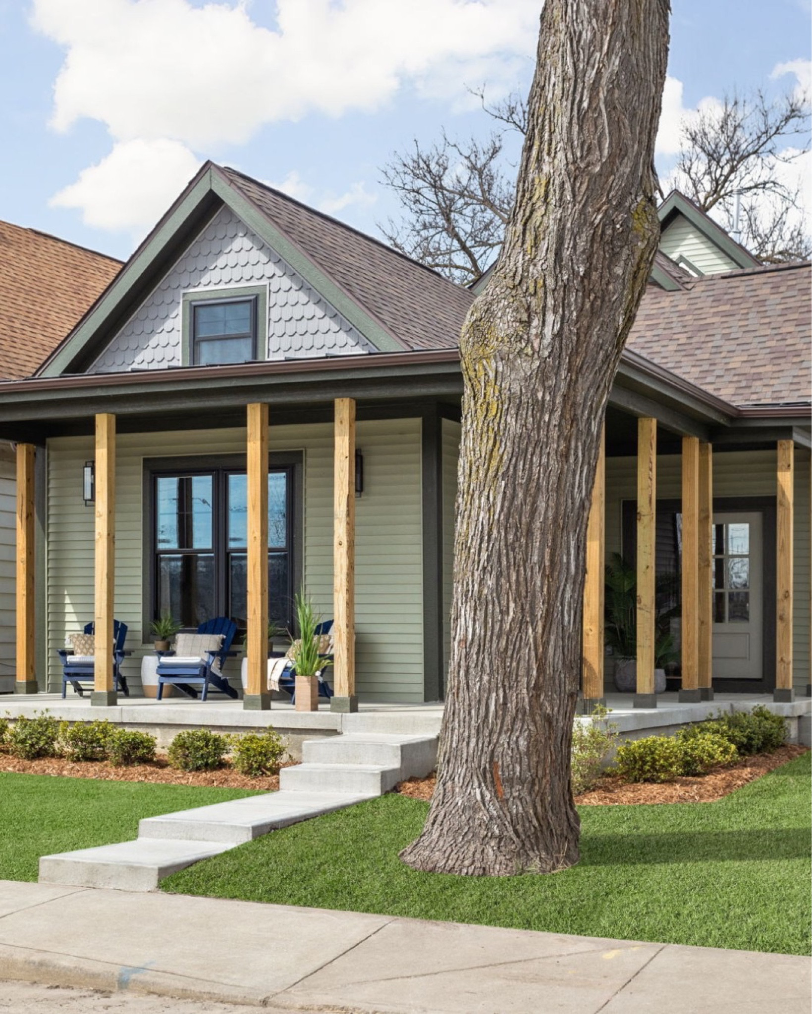 We love a wrap-around porch!

#LTKhome