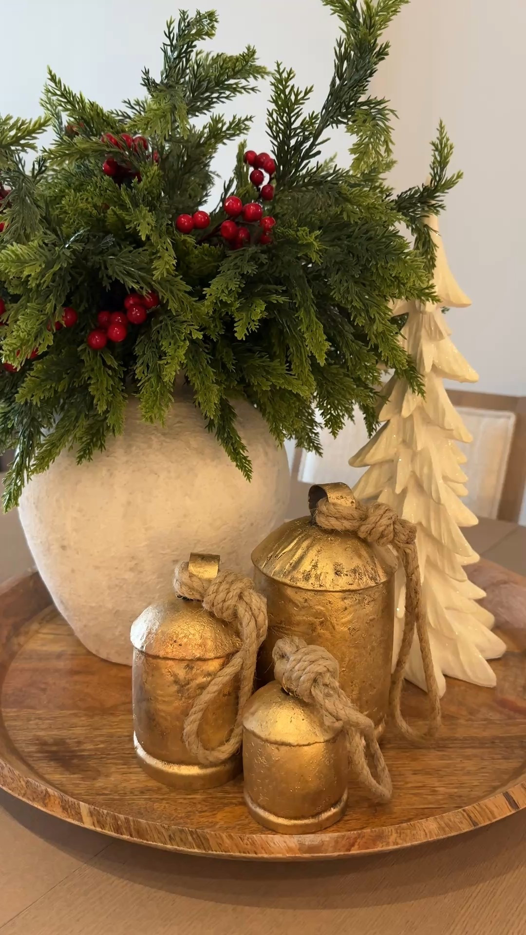 Christmas centerpiece 🌲

#LTKHoliday #LTKHome #LTKSeasonal