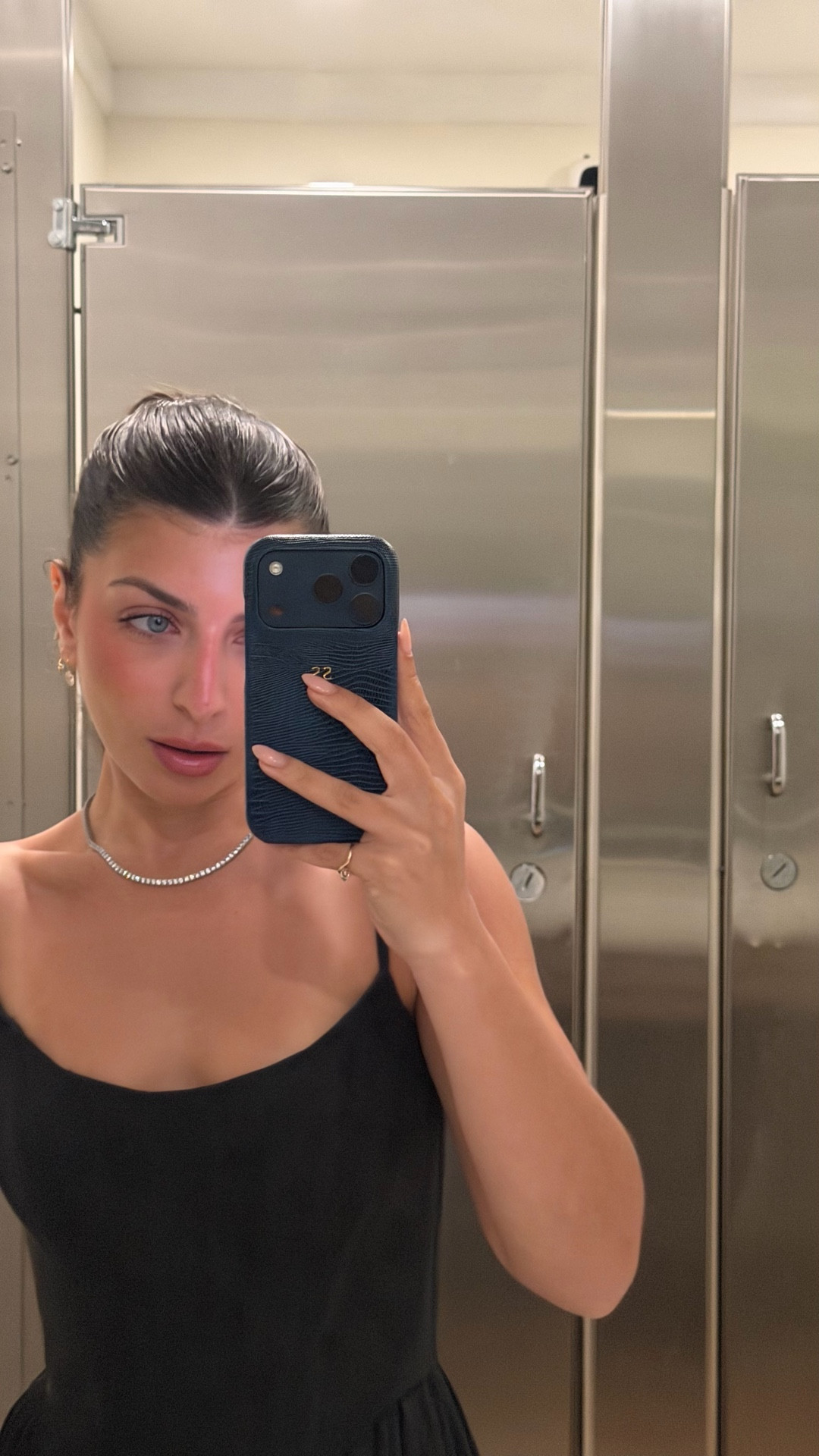 Travel Glam Makeup

#LTKBeauty #LTKselfcare #LTKFindsUnder50