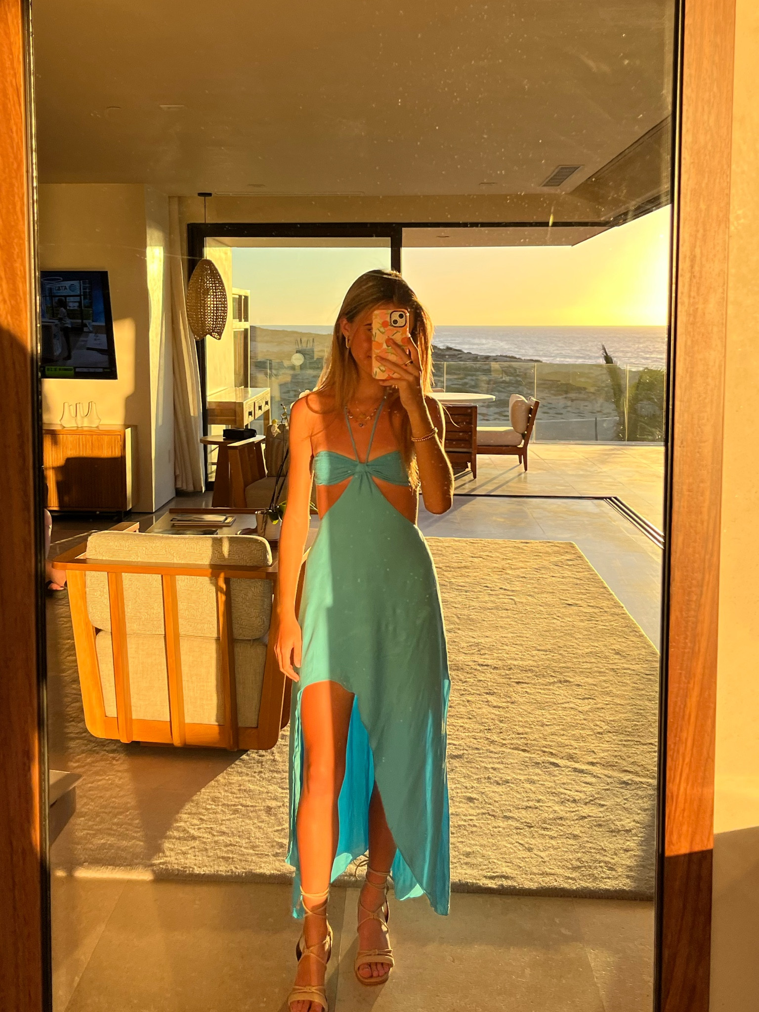 Vacation outfit!! Dress in an xs for reference! 