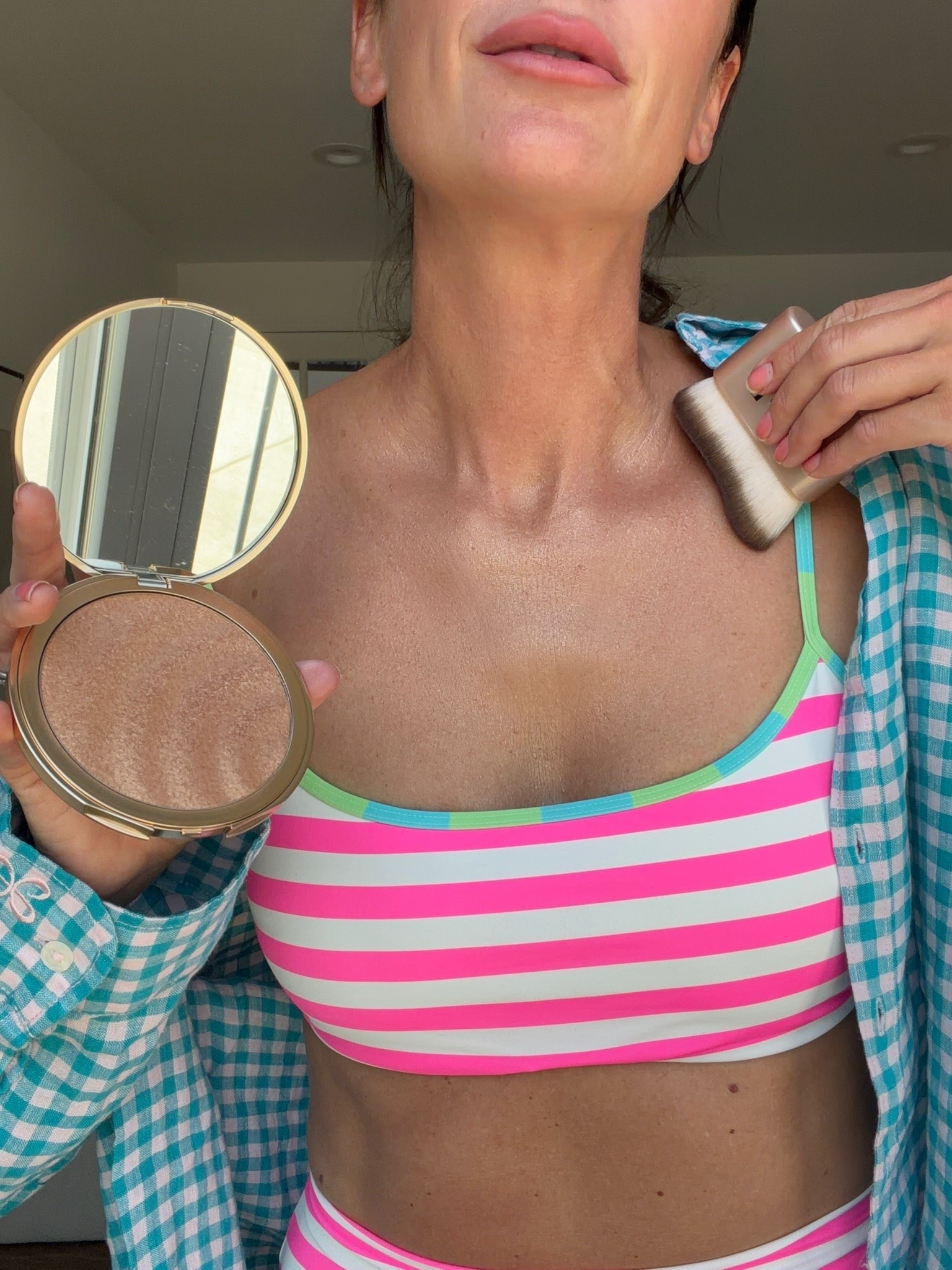 This bronzer gives the most beautiful glow and it’s 20% off right now with code: BEAUTY20!! ￼

#LTKSaleAlert #LTKgrwm #LTKBeauty