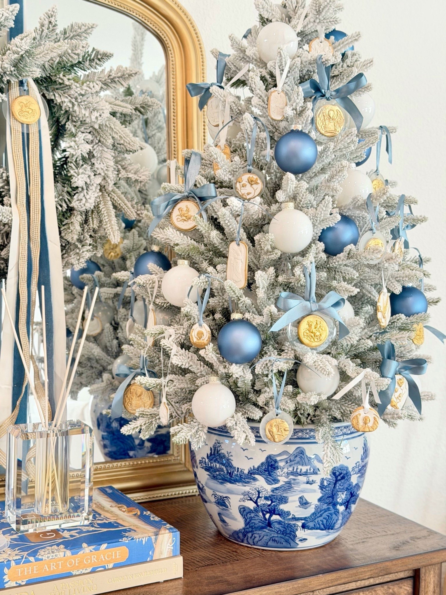 Intaglio ornament Christmas tree ✨🎄

#LTKActive #LTKdayinmylife #LTKgrwm