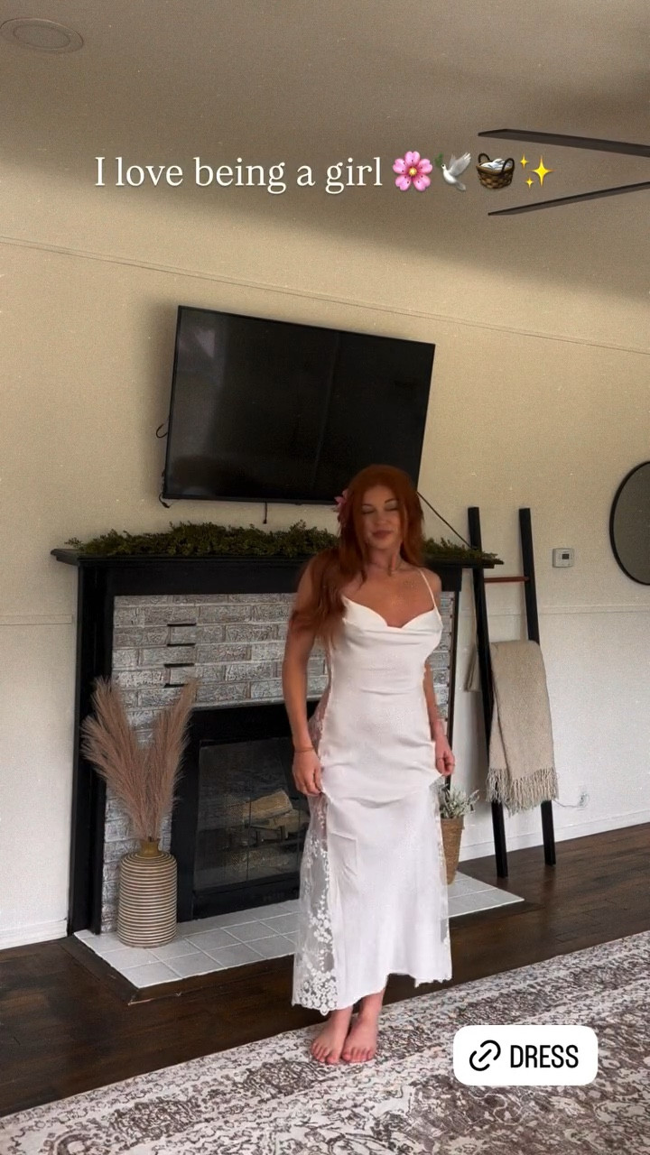 I love being a girl 🌸🕊️🧺✨