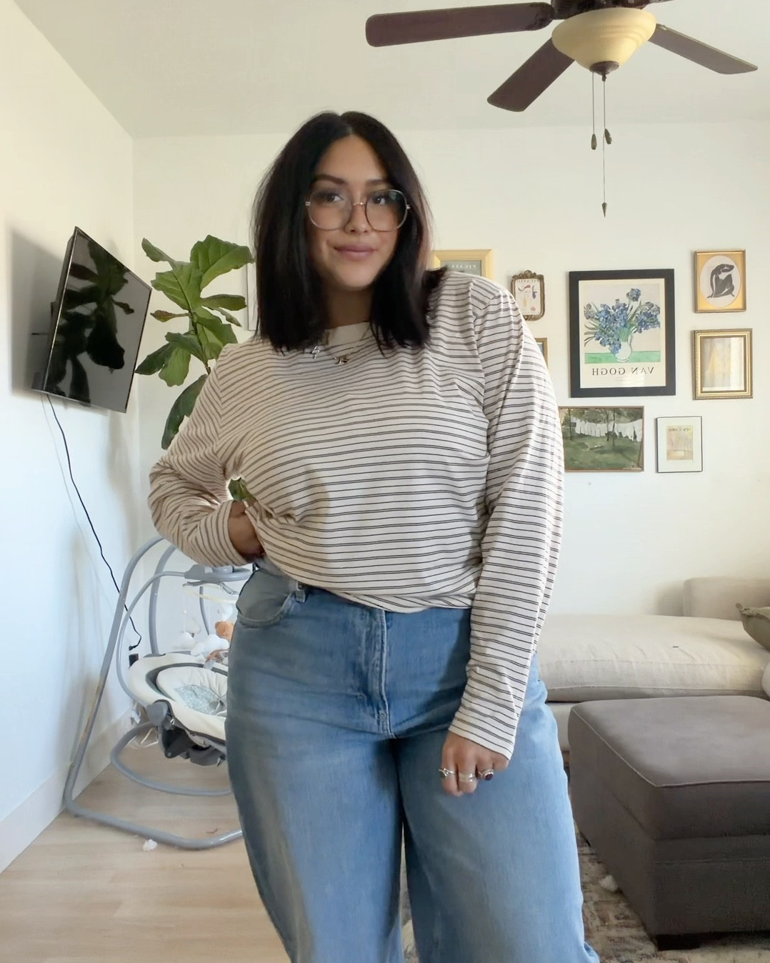 finally got myself a new pair of jeans that fits me postpartum!! i am wearing a size 10 ( 32 waist) in the cotton on jeans and a size large in the top! i could have gotten a size 12 (34 waist) but I feel like these jeans always loosen up after a few hours and the 10 (32 waist) now fits perfectly! (i’m 5’6 around 215lbs). glasses from warby parker! 