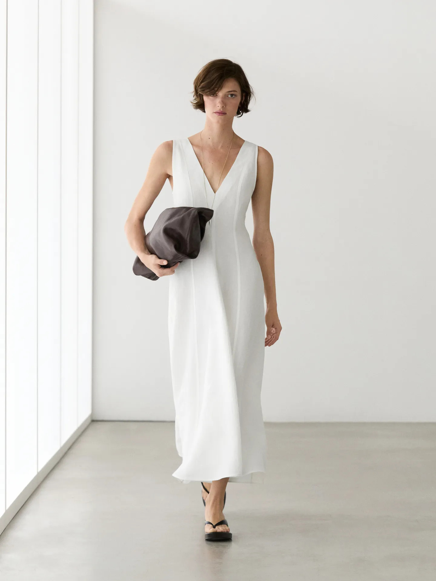 Flowing linen blend midi dress | Massimo Dutti US