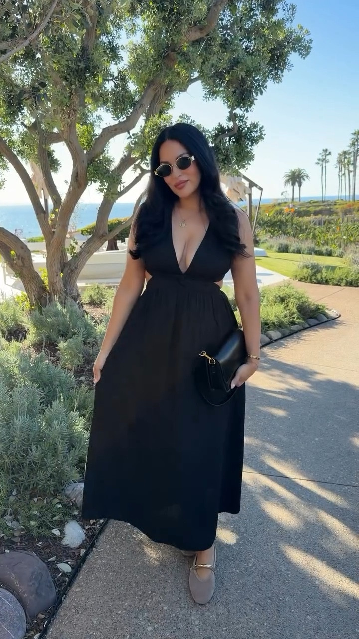 Someone said I’m a beach vampire but I’m kind ok with it 🖤 #BEACHDay #BlackDress #Dress #BEACH #OOTD

#LTKOver40 #LTKSeasonal #LTKootd