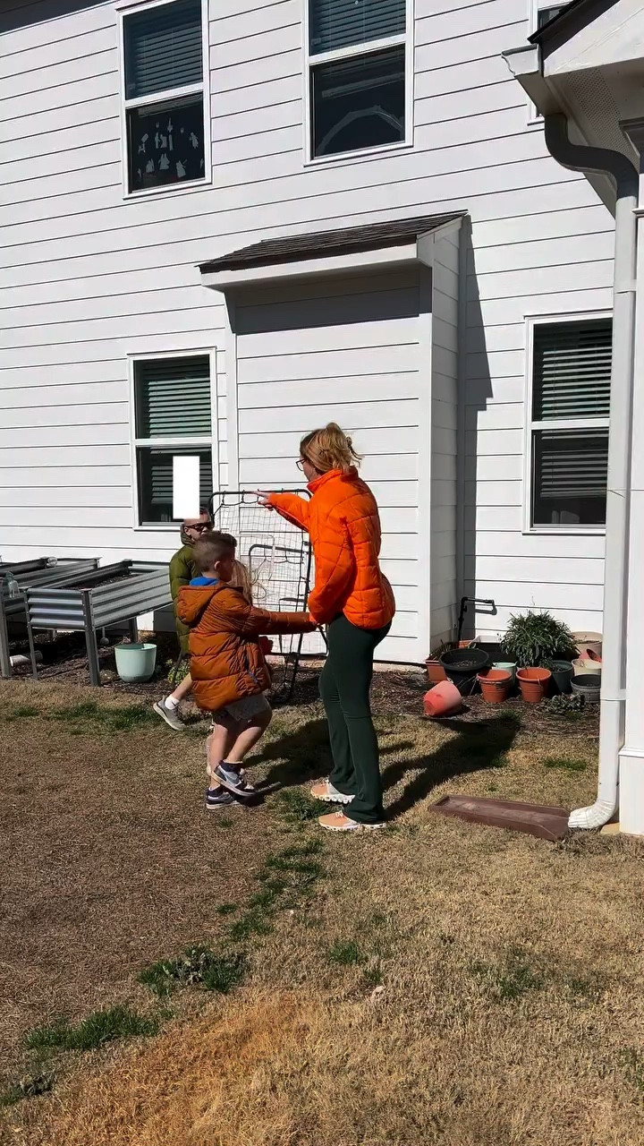 Let’s hope the weather is good this weekend so we can keep making progress!

Next up is doing the border, leveling the area, and adding pavers. 

We have exactly 0 qualifications to do this but we doin it!

#momsofinstagram #backyard #abovegroundpool