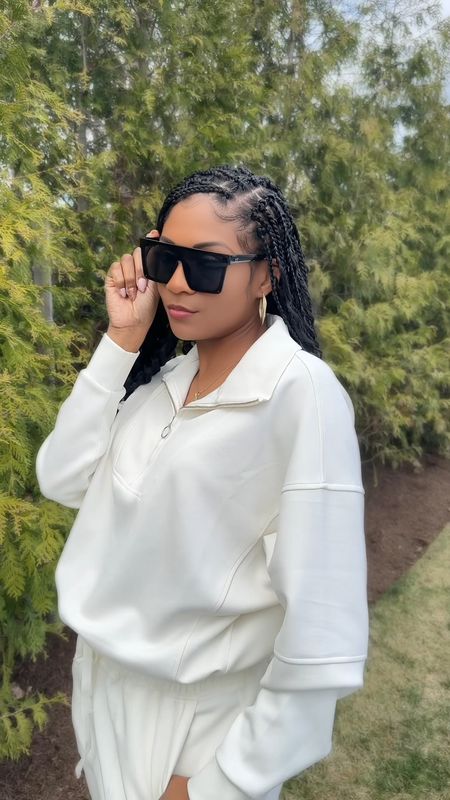 Trendy and comfortable. Women’s sunglasses with Sweaty Betty sweatsuit. 

Sunglasses are black with square frame. They come in a variety of colors. Step out in style. Check them out!



#LTKfindsunder50 #LTKVideo