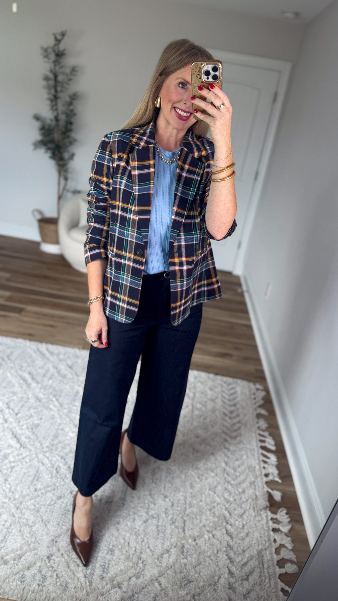 Weekend Walmart Wins try-on
Plaid blazer- medium 
Pointelle sweater- small 
Patch pocket cropped pants- 6

#LTKootd