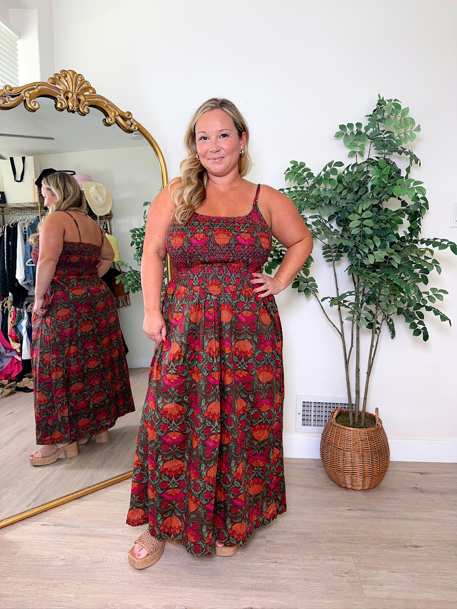 This Abercrombie dress is 20% off now!!

This new print is SO cute♥️

wearing a size large petite





date night outfits, fall outfits women, vacation outfits beach, summer dresses, pattern, maxi dress, midsize, petite, shelli enright, stylenright 

 #LTKootd #LTKSeasonal #LTKSaleAlert