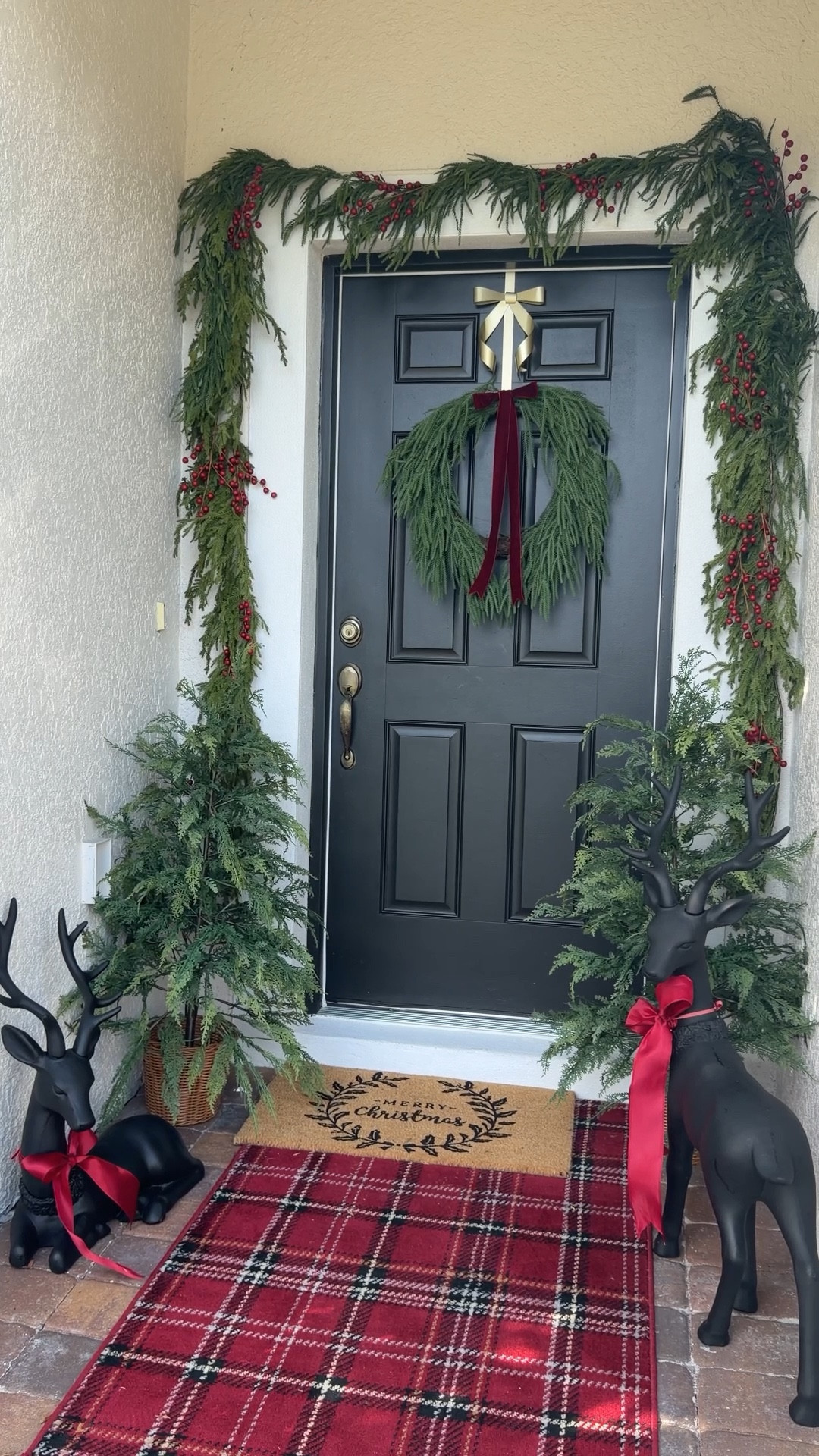 Christmas doorway decor! I’m obsessed with how it turned out ❤️ I love a traditional Christmas decor 


#LTKSeasonal #LTKHoliday #LTKHome