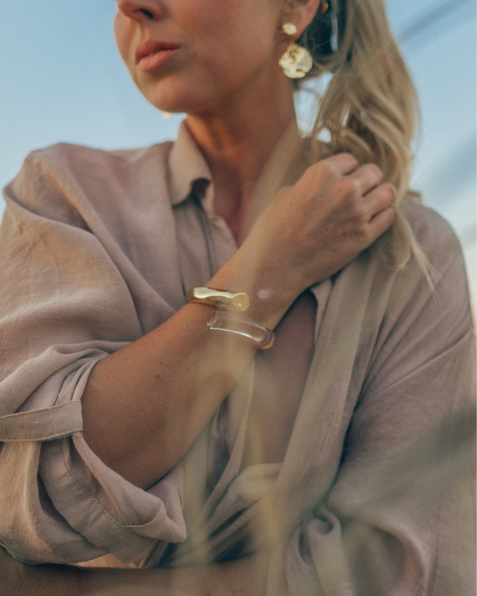 Just add gold ✨☀️👸🏼🌅🪸 new gorgeous pieces in from Alexis Bittar- I’m obsessed with the style and unique textures of the pieces🤩 #partner #ad 