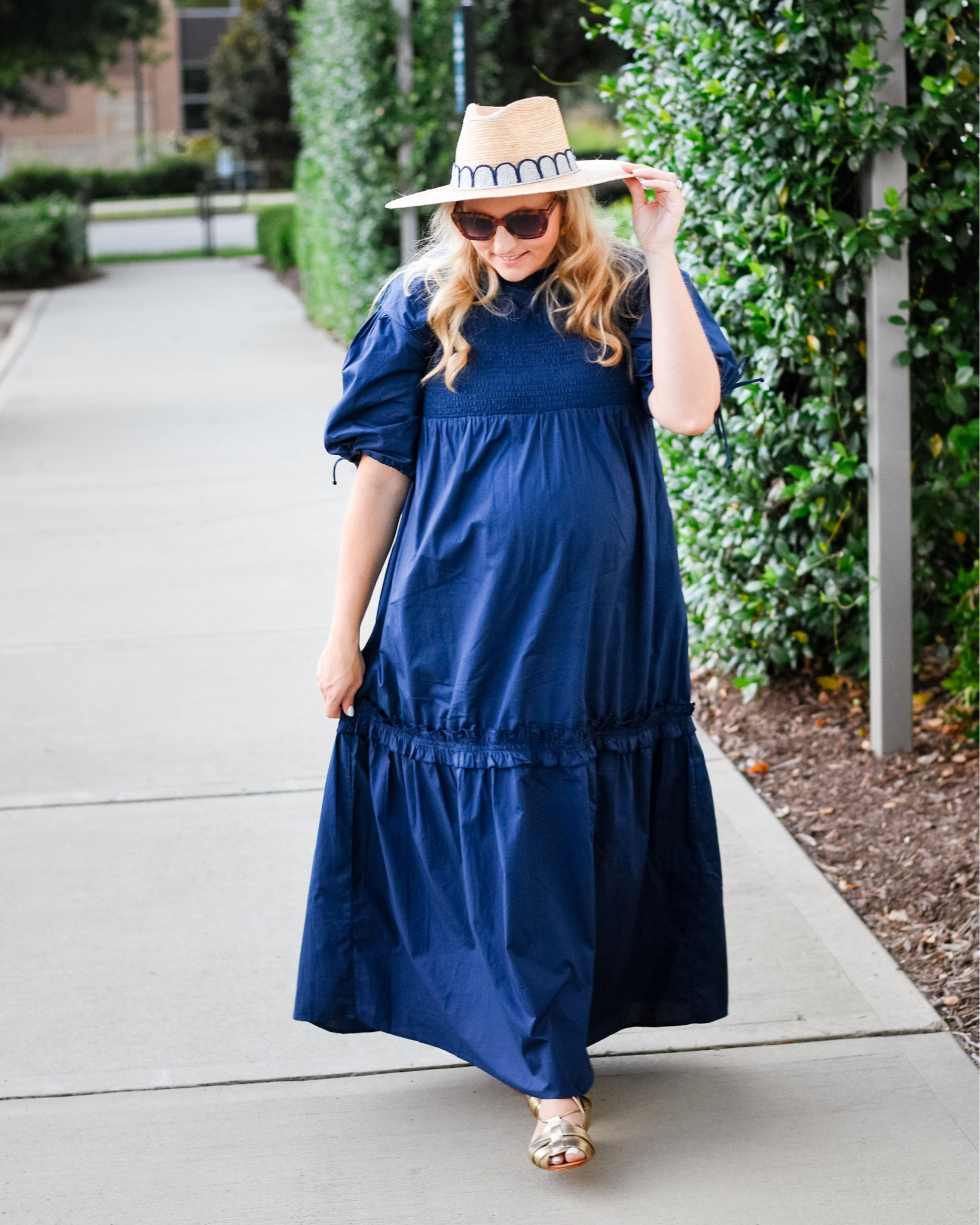 ~ Finally…a dress that can be styled for ALL SEASONS! And YES, it is regular sized (*which for me means that I’m able to wear in during and after pregnancy - we love that). I’m so excited to introduce you all to @sunshinetiendashop - a brand founded by 2 sisters who infuse color, fun, and their “be vacation happy” mindset into all that they create! 

This incredible hat (THE SCALLOPS!) and these feminine “go with everything” earrings are also from @sunshinetiendashop ! Dress is true to size, I sized up 1 for my bump. 

#bevacationhappy 