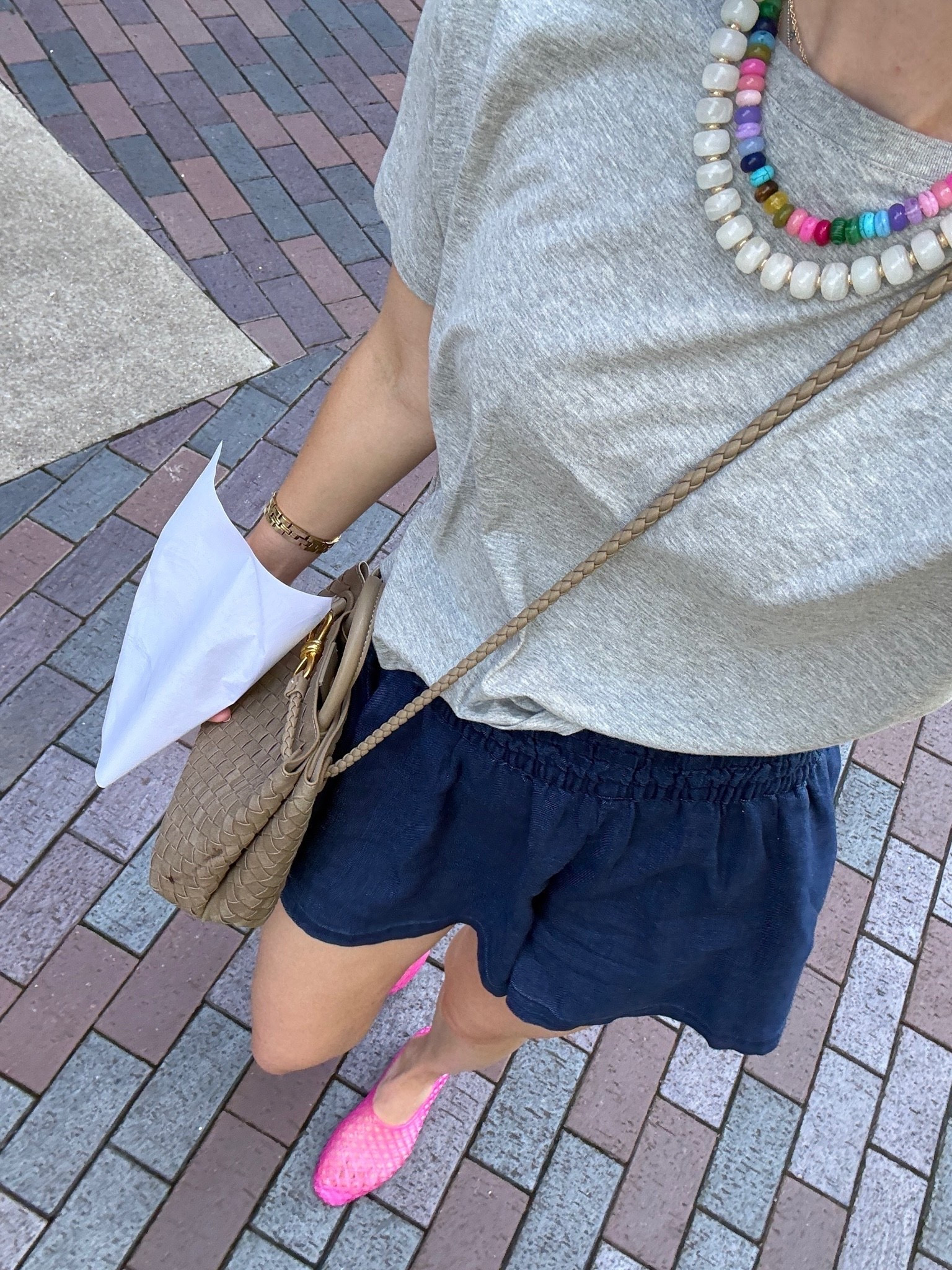 Outfit selfie!!

small in shirt, medium in shorts!

Mom outfit // mom style // summer outfit // pull on shorts // Hallie Ragan

#LTKootd #LTKgrwm #LTKSeasonal