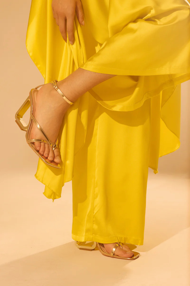 AKIRA BRANWEN GOLD WEDGE SANDAL | AKIRA