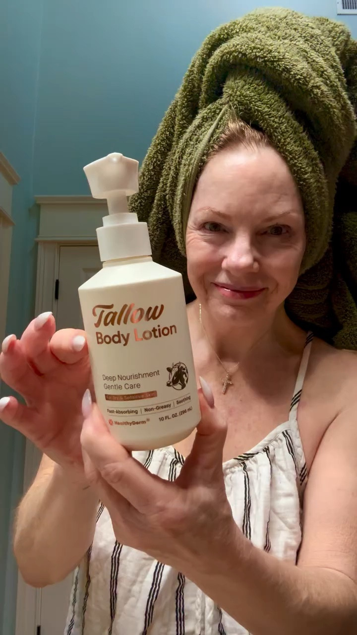 Beef tallow… I had never heard of it before living in Montana. 🥩 What is it exactly? 

Beef tallow is the rendered fat from cows, specifically the fat around their organs that has been melted and strained. It is used in cooking, baking, and even in skin care products due to its moisturizing properties.

The fact that Healthy Derm is grass fed is definitely quality. 🙌🏼

@healthyderm.official @stackinfluence #healthyderm #healthydermpartner