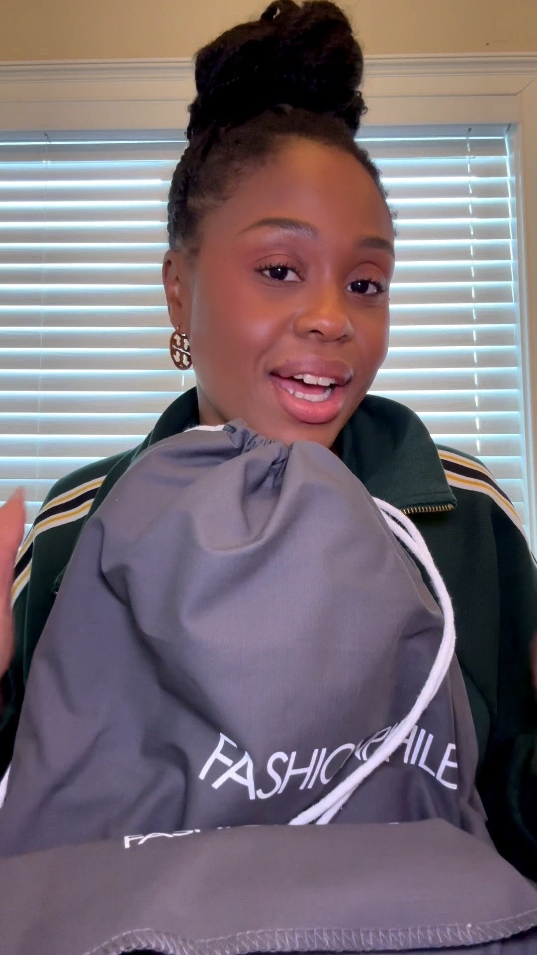 Unboxing featuring @Fashionphile !! I’ve linked some products for you to shop directly from here! #ad #fashionphilepartner #fashionphilefinds

#LTKdayinmylife