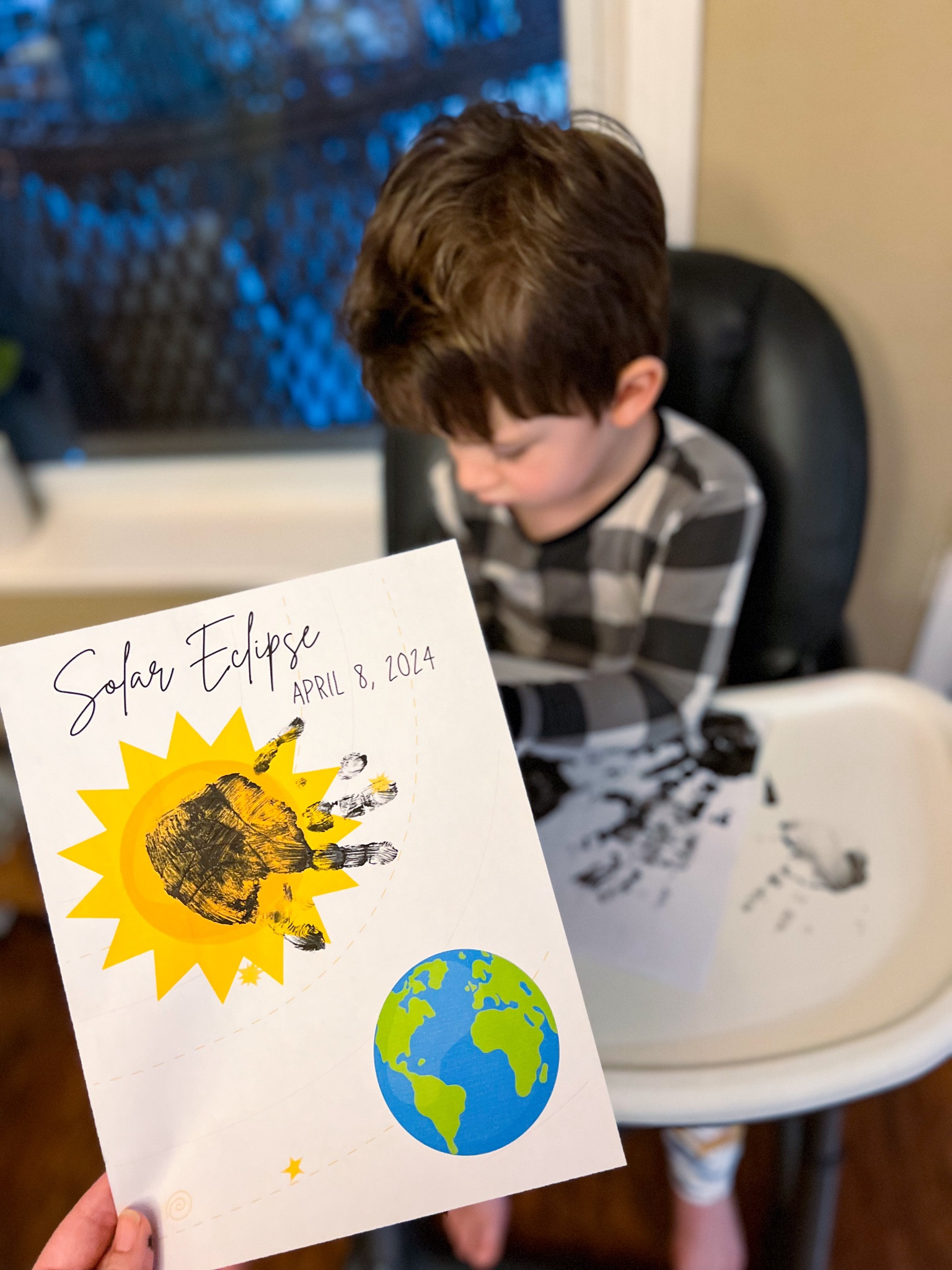 Printable solar eclipse craft from @etsy. Bobo’s pajamas are kyte baby midnight plaid, but they’re unfortunately not available on the site anymore.

#solareclipse #kytebaby #toddler #kids #craft #bobo #polacek

#LTKfamily #LTKstyletip #LTKkids