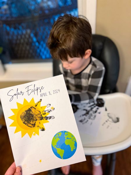 Printable solar eclipse craft from @etsy. Bobo’s pajamas are kyte baby midnight plaid, but they’re unfortunately not available on the site anymore.

#solareclipse #kytebaby #toddler #kids #craft #bobo #polacek

#LTKfamily #LTKstyletip #LTKkids