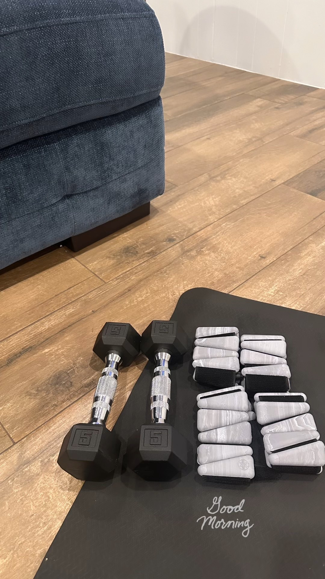 Weight loss routine three strength days (low or body weight) and 2 stretch days. 1 hour of walking every day 

#LTKFindsUnder100 #LTKPetite #LTKActive