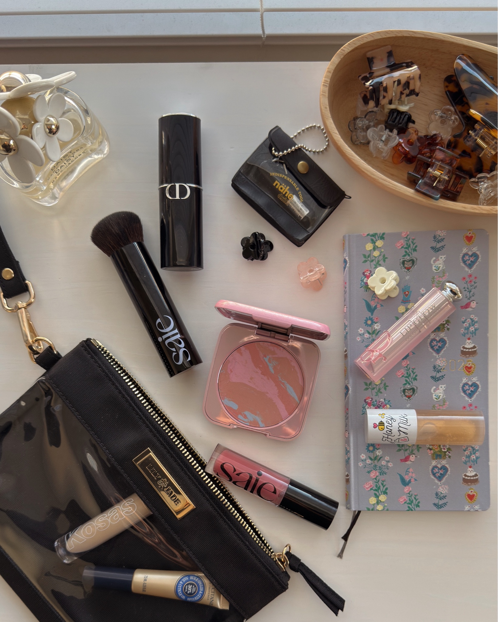 Gift guide for her,  gifts for her, gifts for girlfriend, gifts for mom, gifts for friends, gift for daughter, gift guide for her, gift guide for mom, gift guide for daughter

#LTKFindsUnder100 #LTKGiftGuide #LTKBeauty