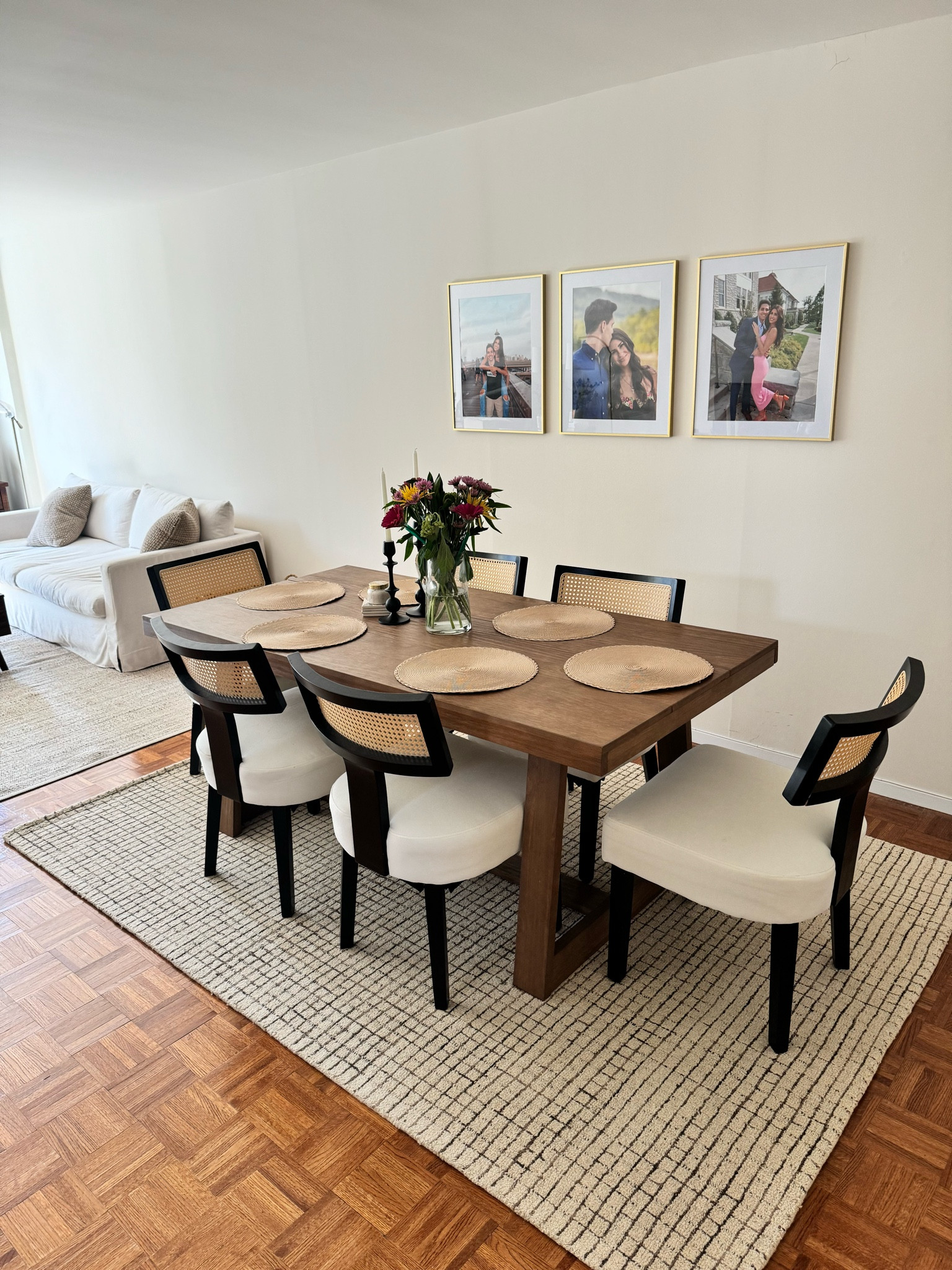 Dining area is officially done🫶🏼I’m obsessed with my new rug!!! slowly but surely all coming together 