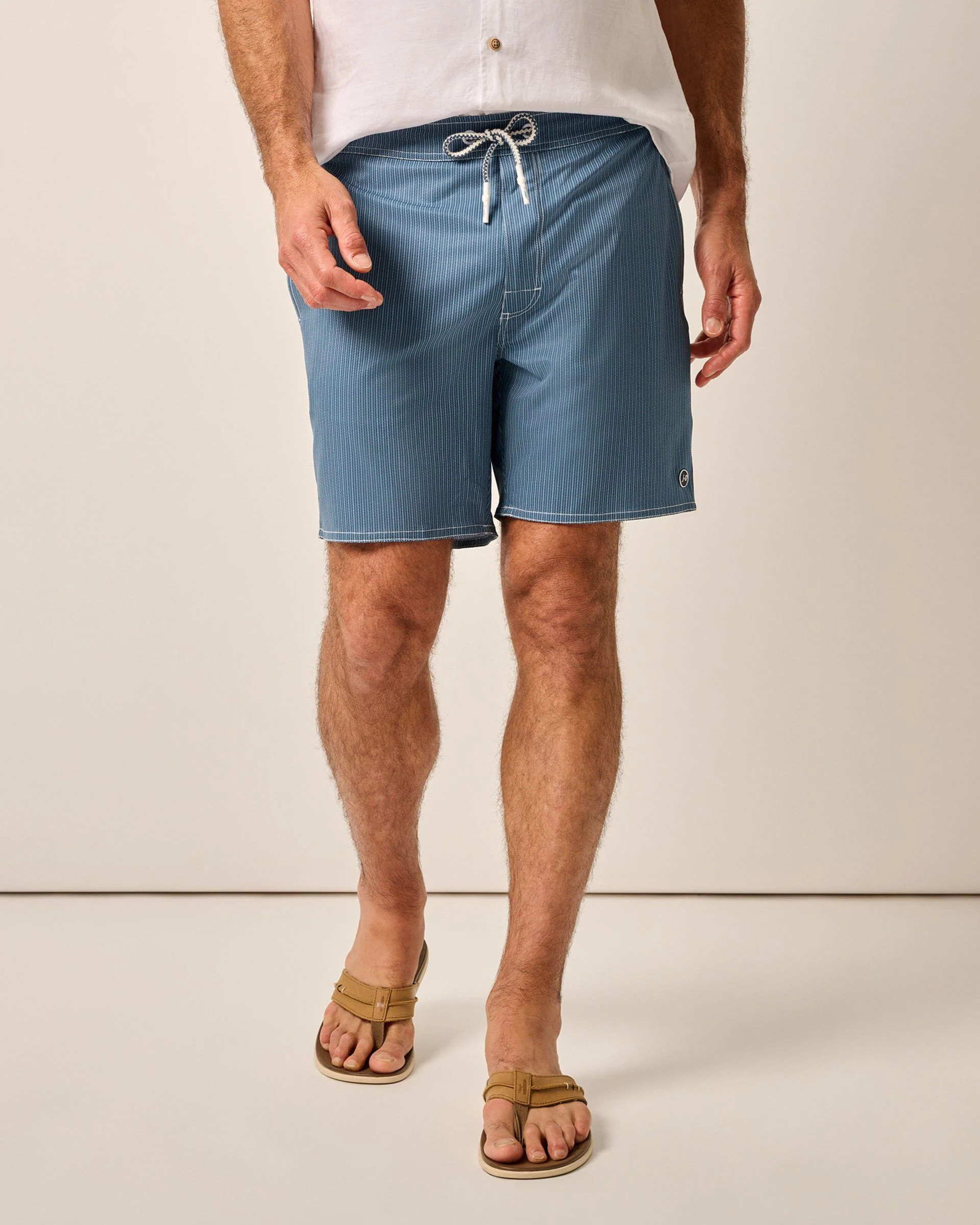 The Half Elastic 7" Surf Shorts | johnnie O