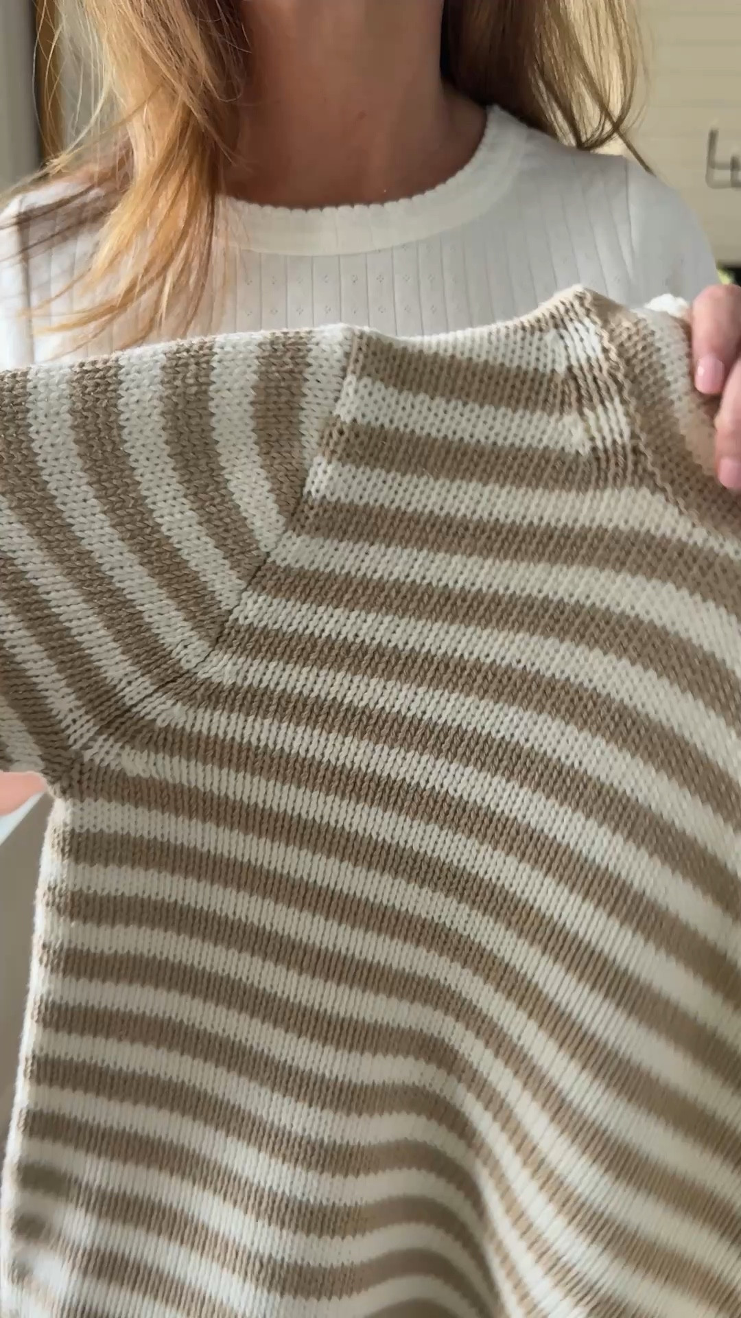 Pants size Xxs
Top size small
Sweater size small


#LTKootd #LTKdayinmylife #LTKgrwm