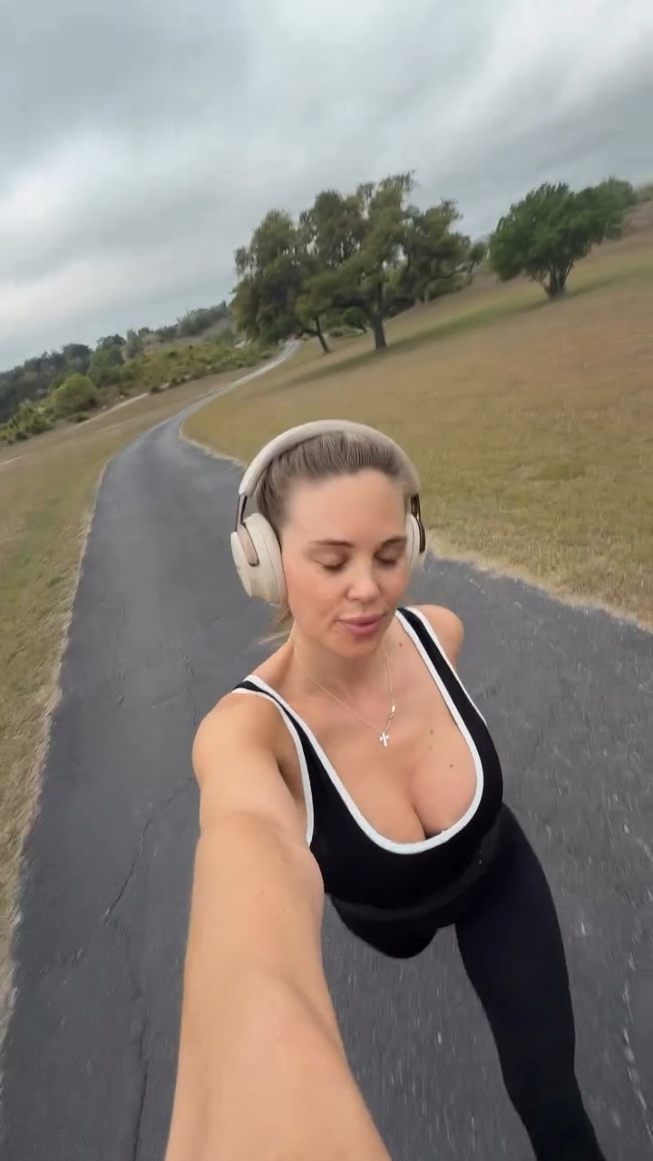 Well, it’s half correct! The real Thursday stack is: (Thursday) DAY 4 — UPPER BODY PULL (Back/Biceps)
	•	dumbbell pullovers – 4x10 (15 lbs)
	•	bent over dumbbell rows – 3x10 (15 lbs)
	•	Bicep curls – 3x12 (10 lbs)
	•	Bent-Over Rear Delt Fly (Dumbbells)– 3x15 (5 lbs)
	•	farmers carry (25 lbs - 1 min x 3)

some days I can lift heavier than others so these weights are not set in stone