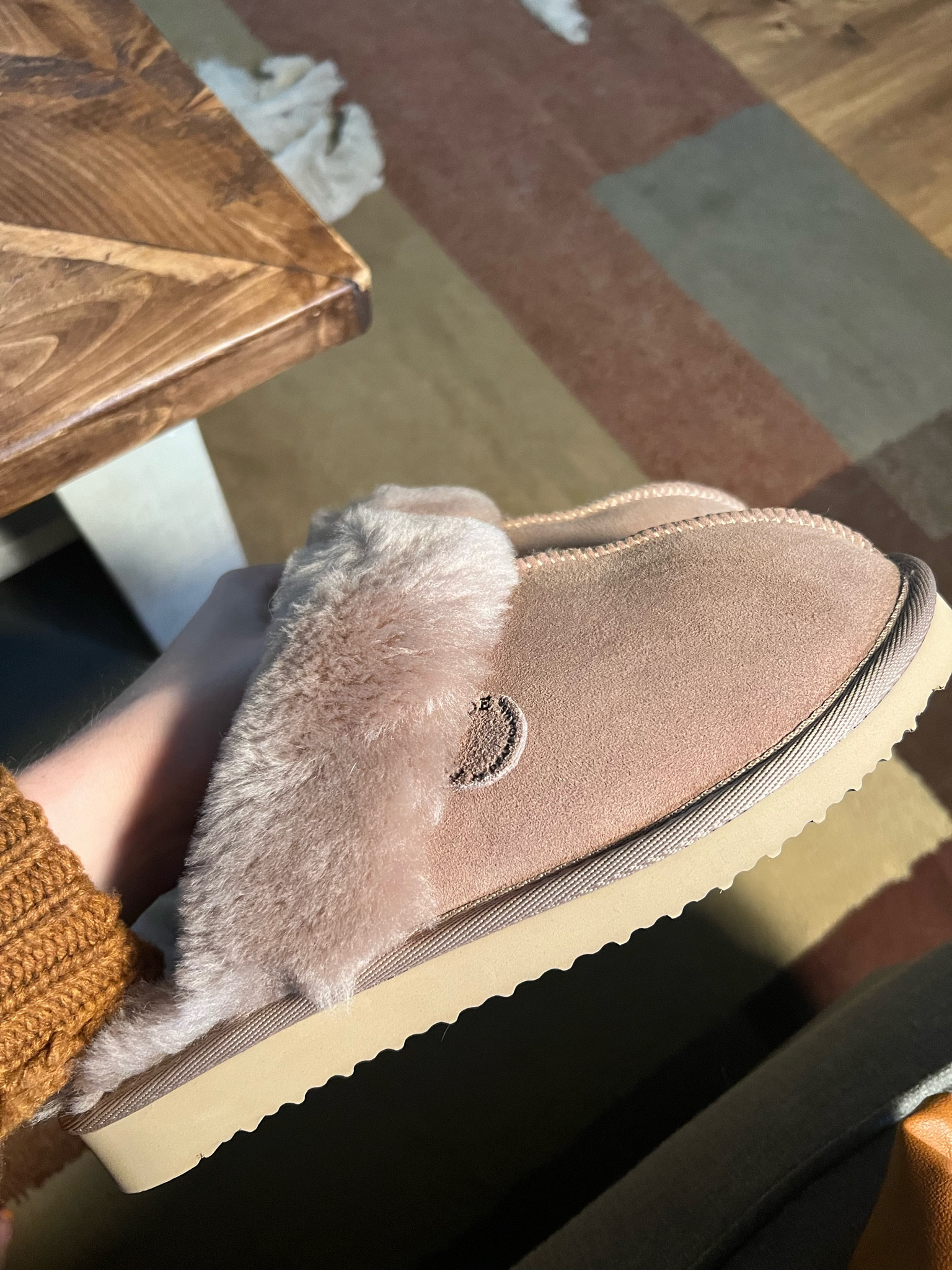 Loving these Amazon slippers! Can be work indoors and outdoors! Made really well! $50 ❤️ 
#amazon #slippers #uggdupe #shoes #footwear

#LTKstyletip #LTKGiftGuide #LTKSeasonal