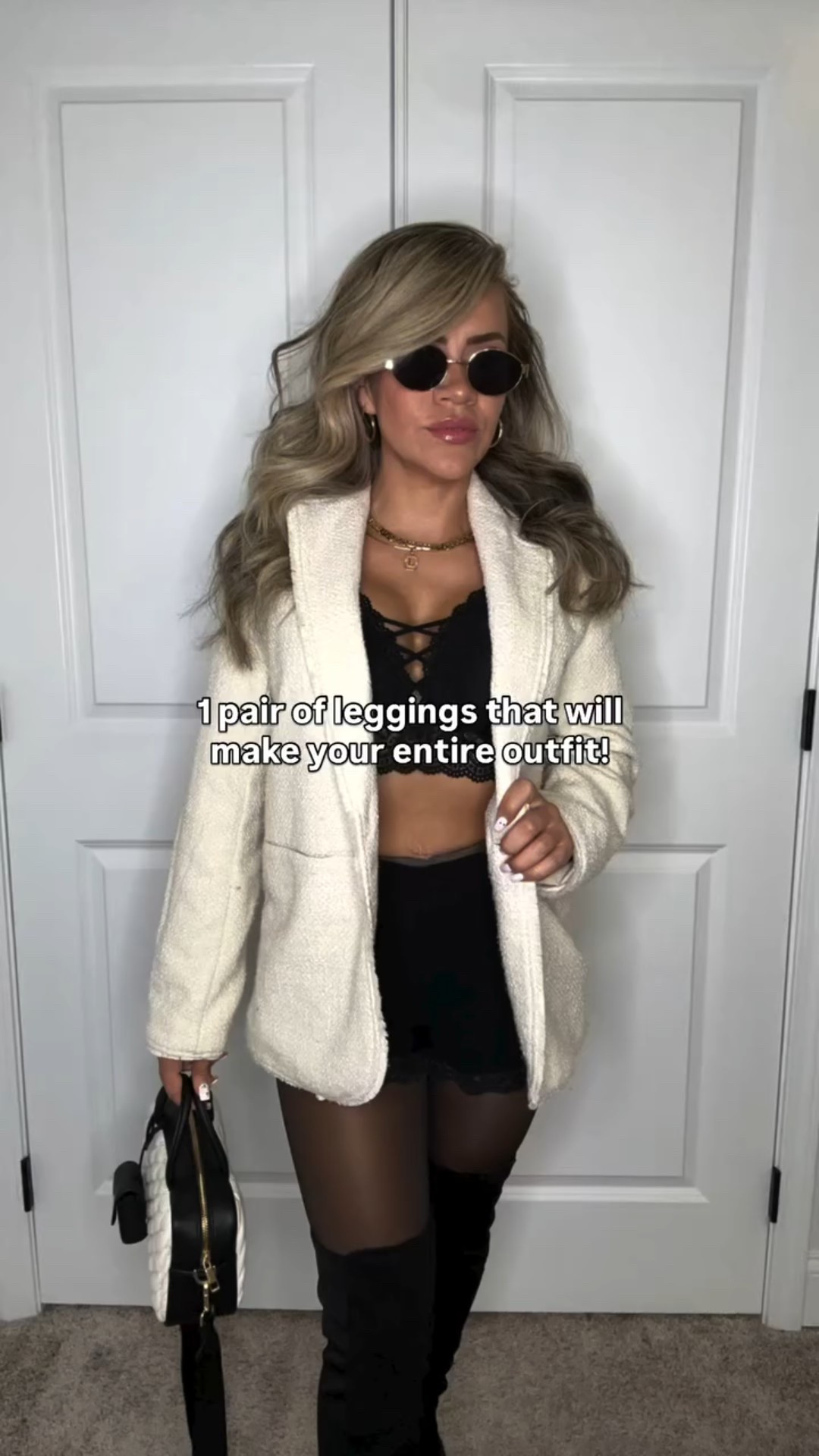 Just because it’s winter doesn’t mean you can’t dress up! If you have the right leggings that will keep you warm and looking super cute you will be set! 

These leggings from @oeak_official is all you need because the possibilities are endless to make the right outfit! 

Which one was your favorite? 😍 

#winterfashion #fallfashion #ootd #leggings #fashion #dresstoimpress