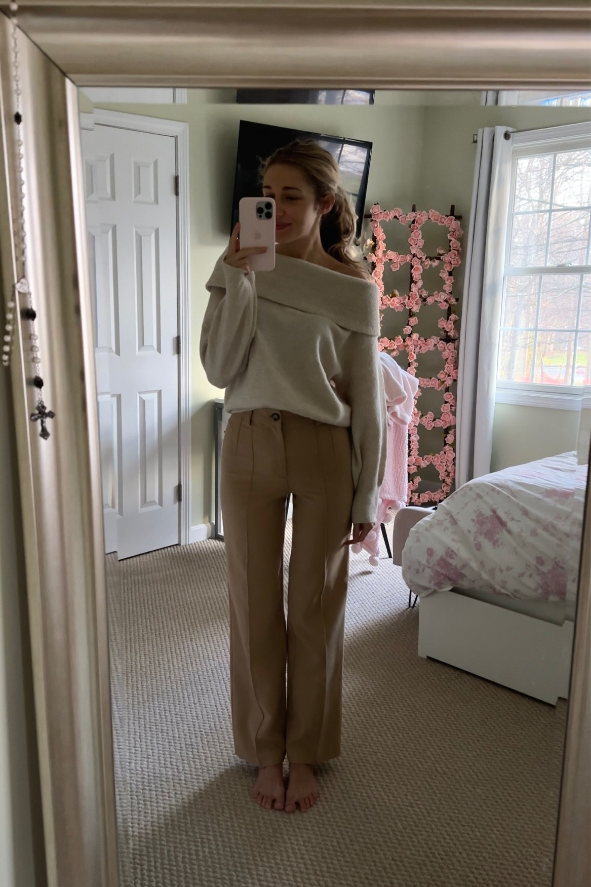 Cozy work vibes outfit. Pants are 2021 Zara but I linked similar 

#LTKSeasonal #LTKworkwear #LTKfindsunder50