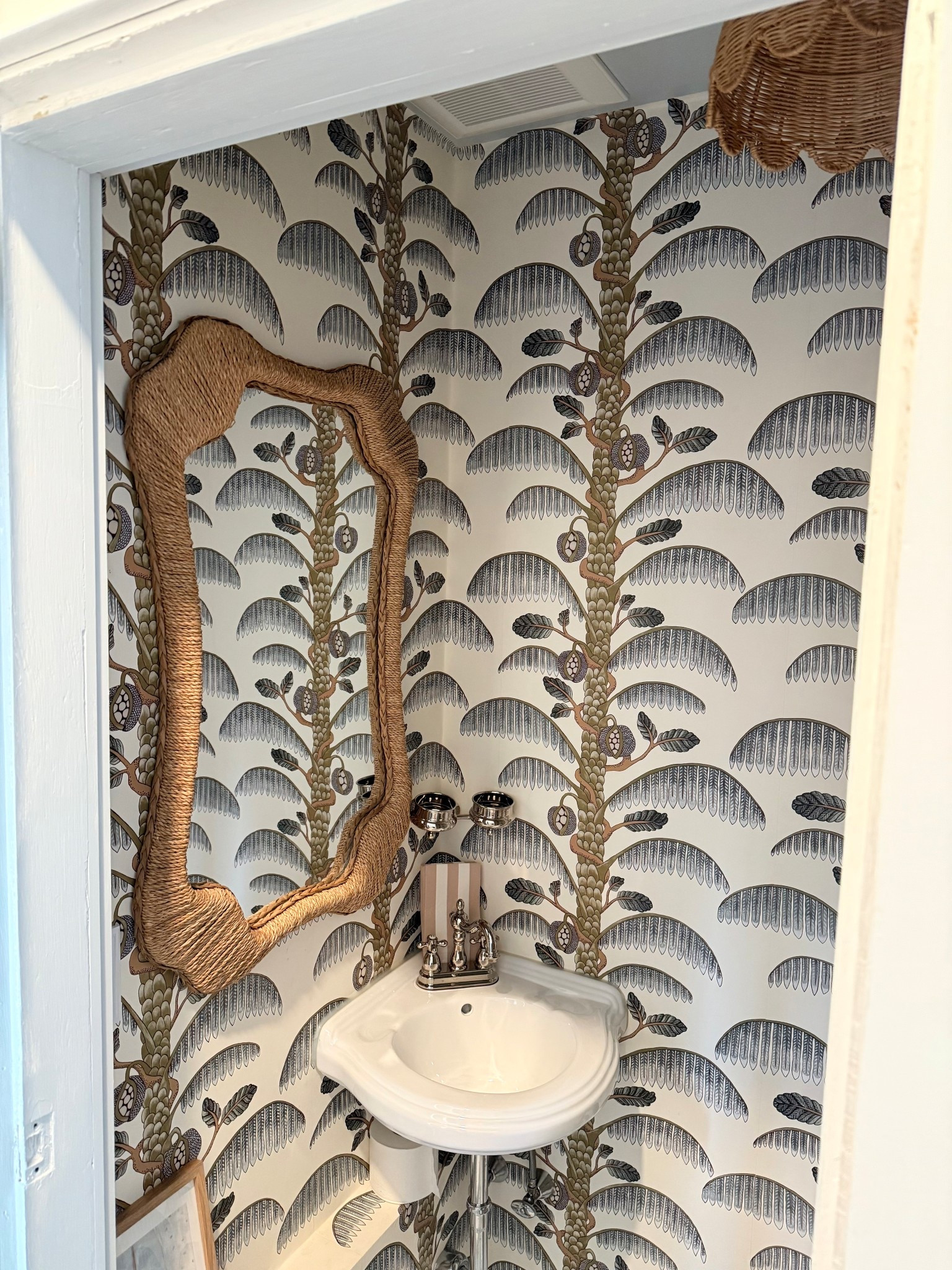 Powder room links 🩵



#LTKHome #LTKSaleAlert