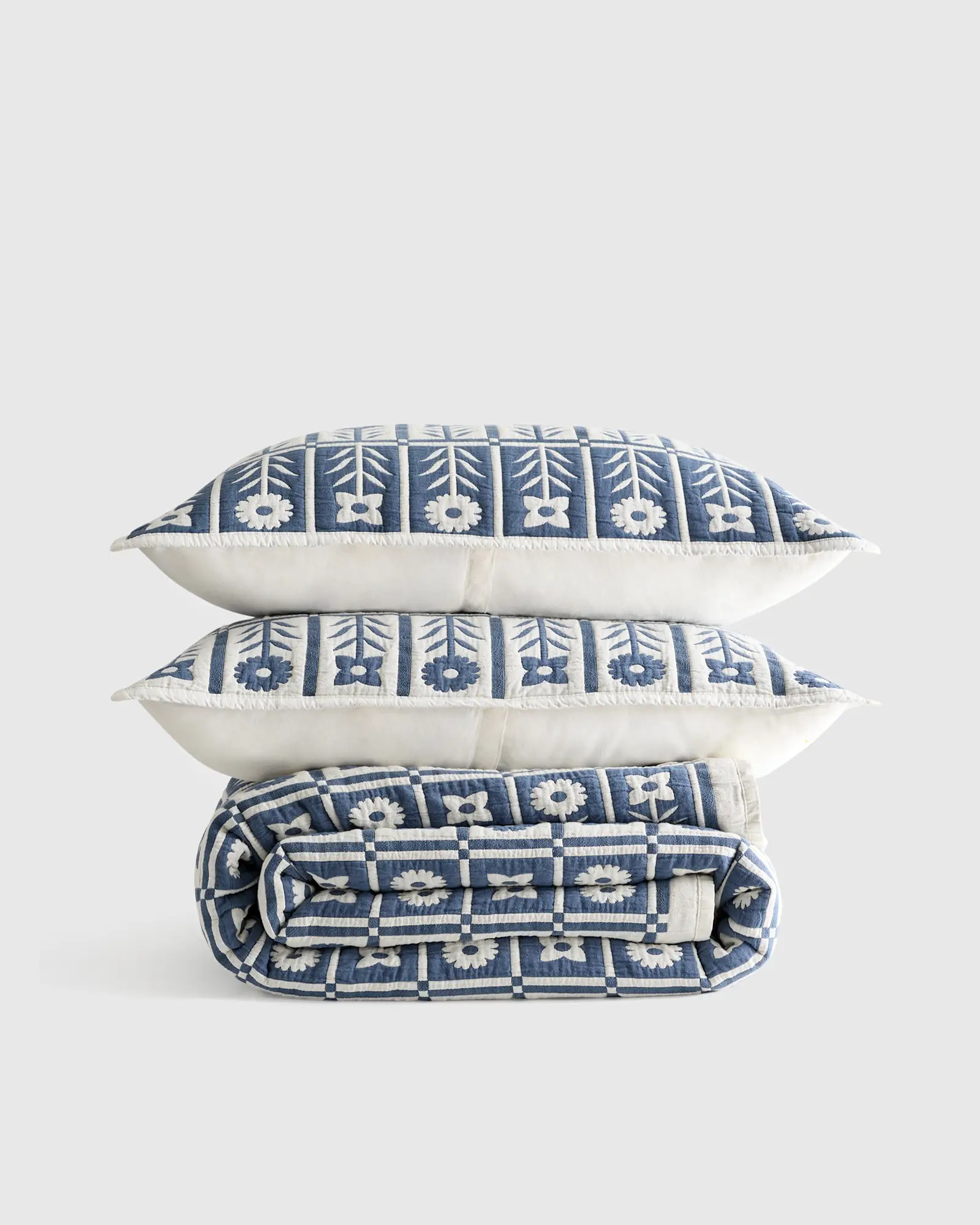 Organic Cotton Jacquard Floral Quilt Set in Glacier Blue | Quince