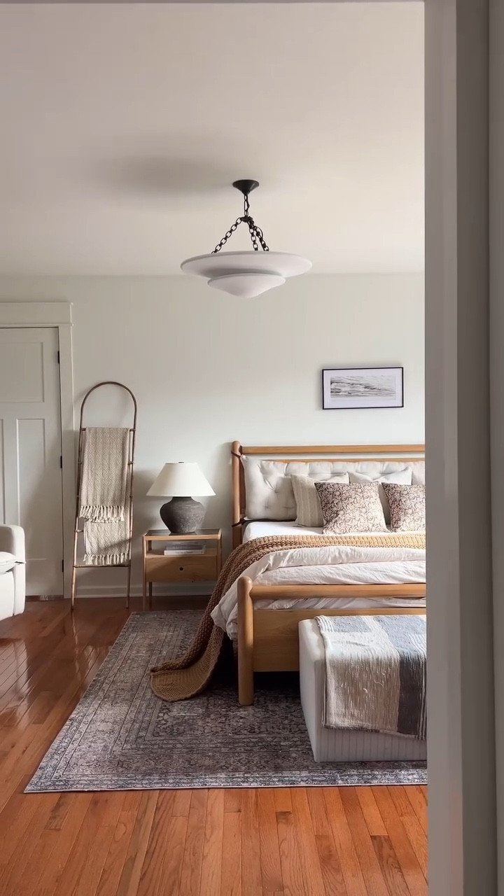 🔗Comment SHOP for links!

It took us over 5 years to finally switch out the lighting in our bedroom and I’m kicking myself for not doing it sooner! 😂 I am in love with these new pieces from @lightopia_ . The Mollino chandelier was the perfect choice for our room and I knew I couldn’t live without these Calabria table lamps 😍 Comment SHOP for all the details! 

#mylightopia #bedroomdecor #bedroomdesign #neutralbedroom #bedroom #chandelier #mycozyhome #cozyvibes #calabrialamp #bedroomstyling