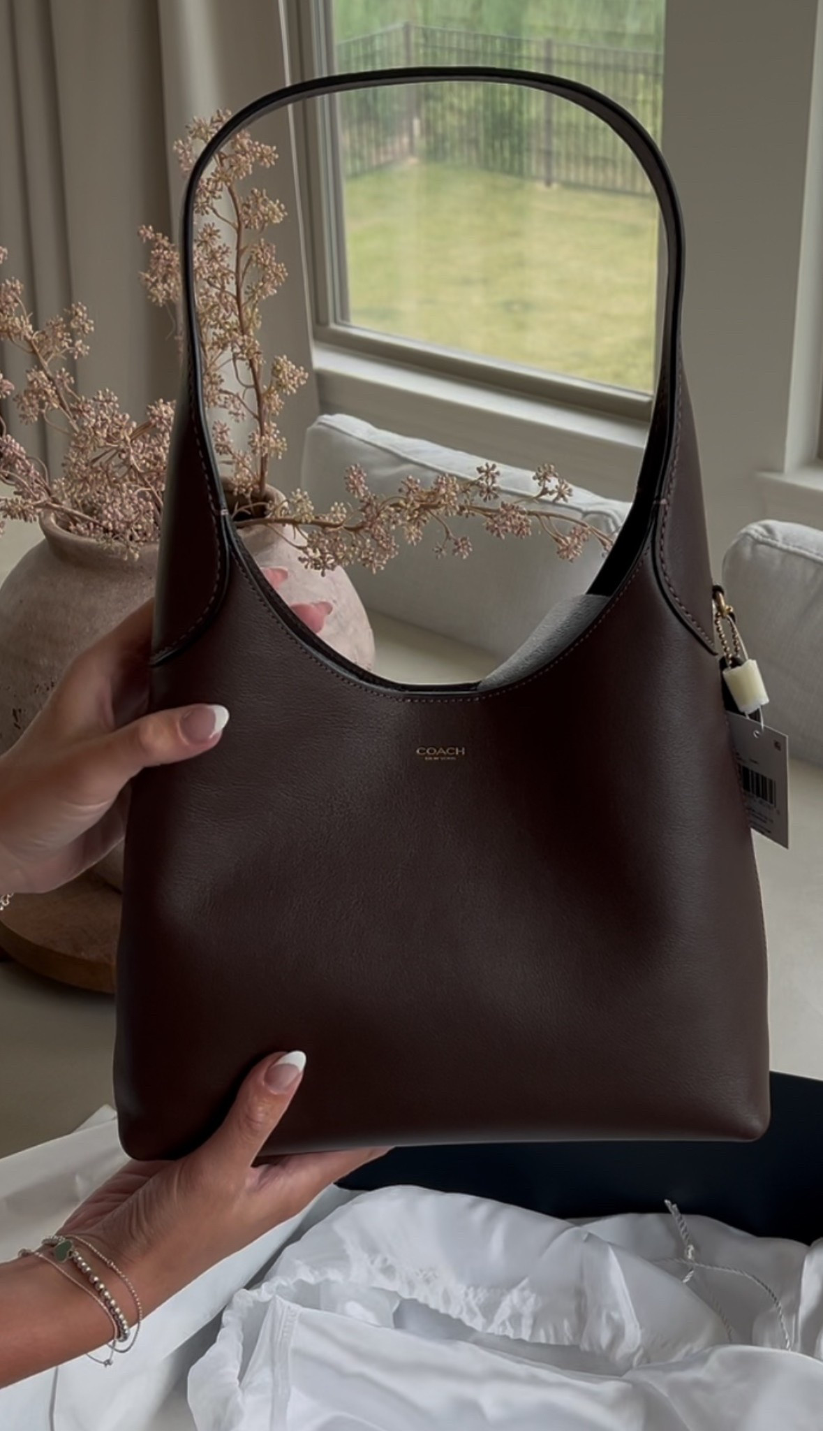 THE PERFECT EVERYDAY BAG ☁️

I have the Brooklyn 28! 🤎

I also added the bigger version 🤎



#LTKTravel #LTKItBag