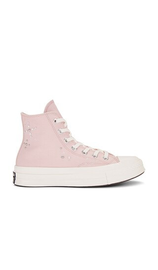 Converse Chuck 70 Sneaker in Pink. - size 7.5 | Revolve Clothing (Global)