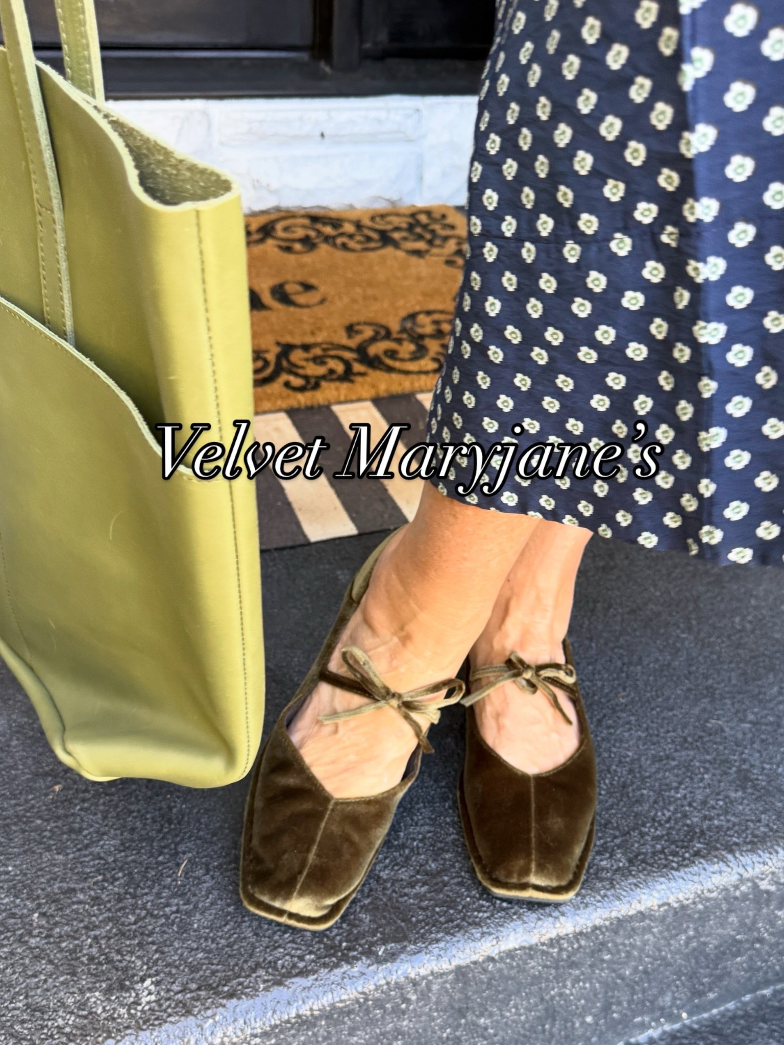 🍂Fall shoe🍂

The cutest velvet Mary Jane’s with little bows under $50
I am wearing the green they come in 3-4!colors and fit true to size!

Darling with dresses & skirts, trousers and jeans..
You’ll wear these all season long on repeat.

#LTKgrwm #LTKOver40
