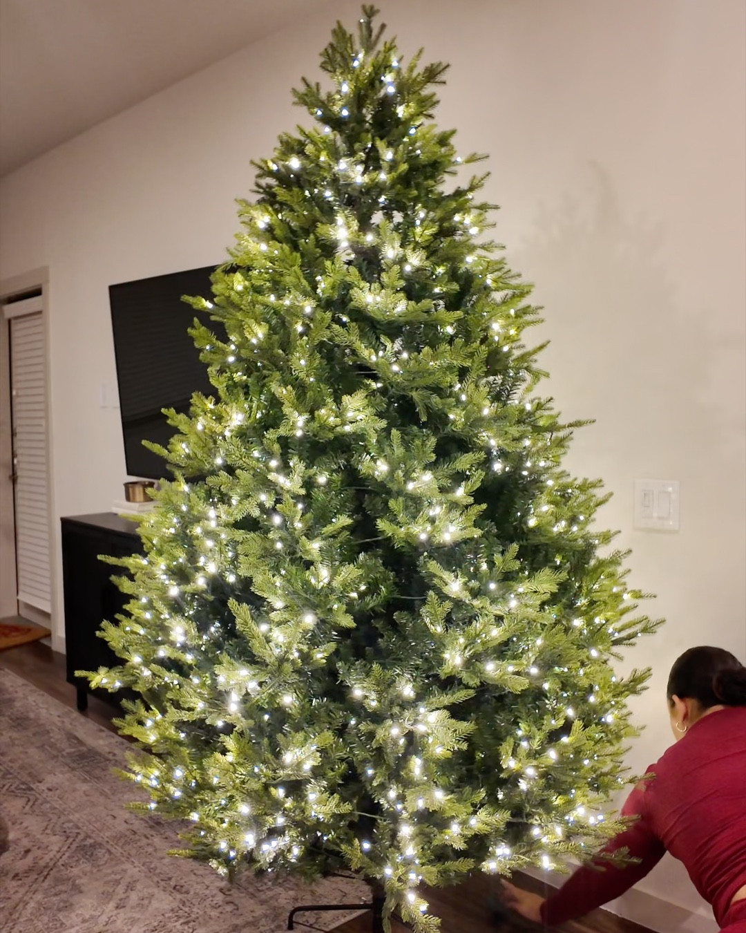 a very realistic & natural FAUX Christmas tree🎄 

#LTKSeasonal #LTKHoliday #LTKHome