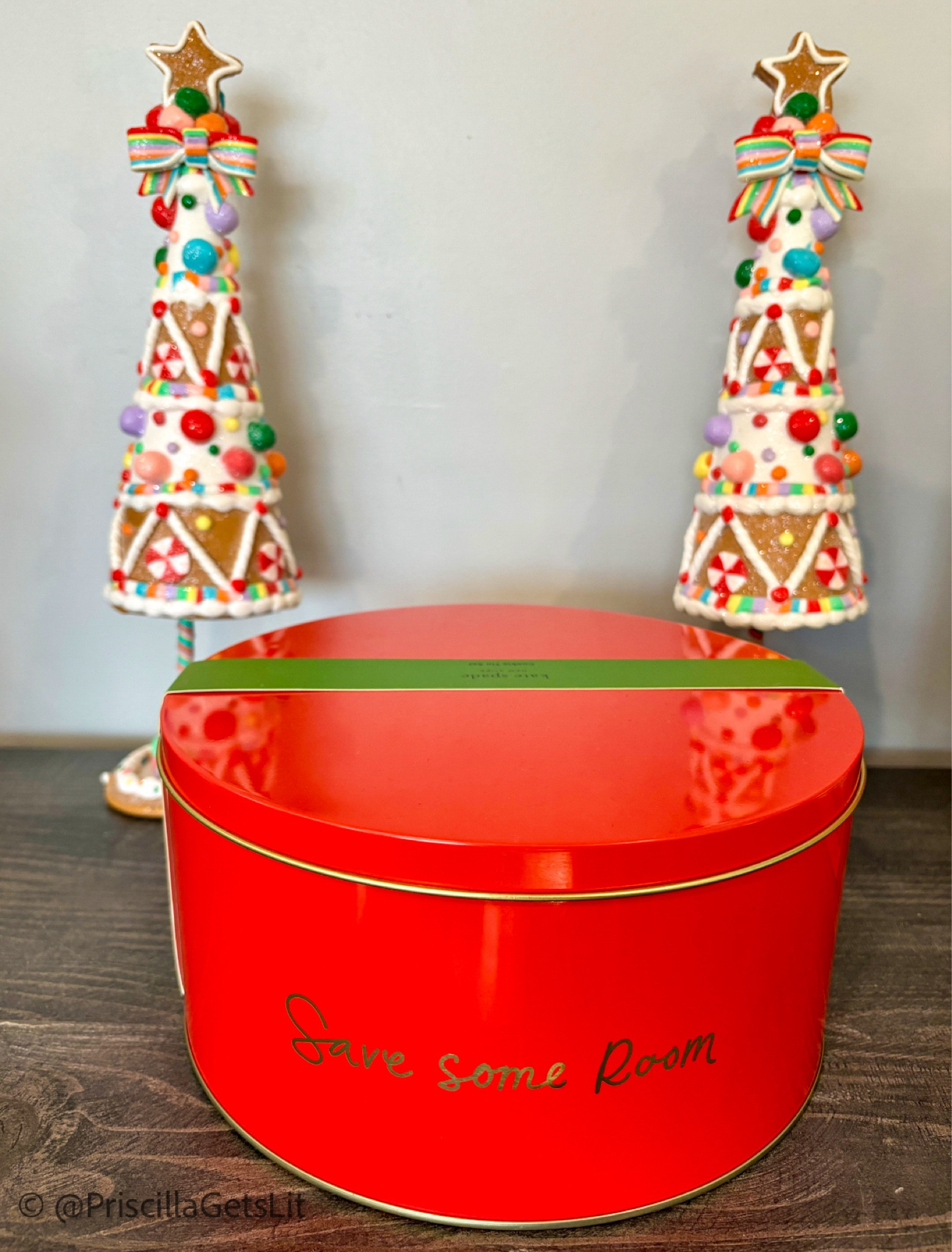 Kate Spade cookie tins 😍

🏷️ Christmas Decor. Kitchen. Gifts. Teacher. Friend. For Her. 

#LTKHome #LTKGiftGuide #LTKFindsUnder50
