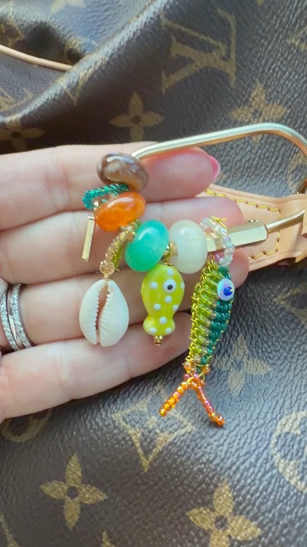 DIY bag charm/keychain with DIY seed bead fish! Here’s all the supplies I used!