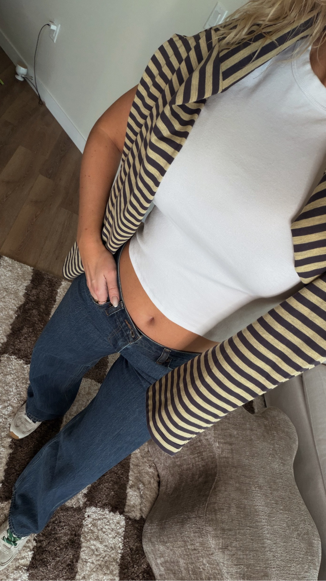 Causal jeans outfit with sneakers, perfect for transitioning to cold weather 

#LTKSeasonal #LTKgrwm #LTKStyleTip